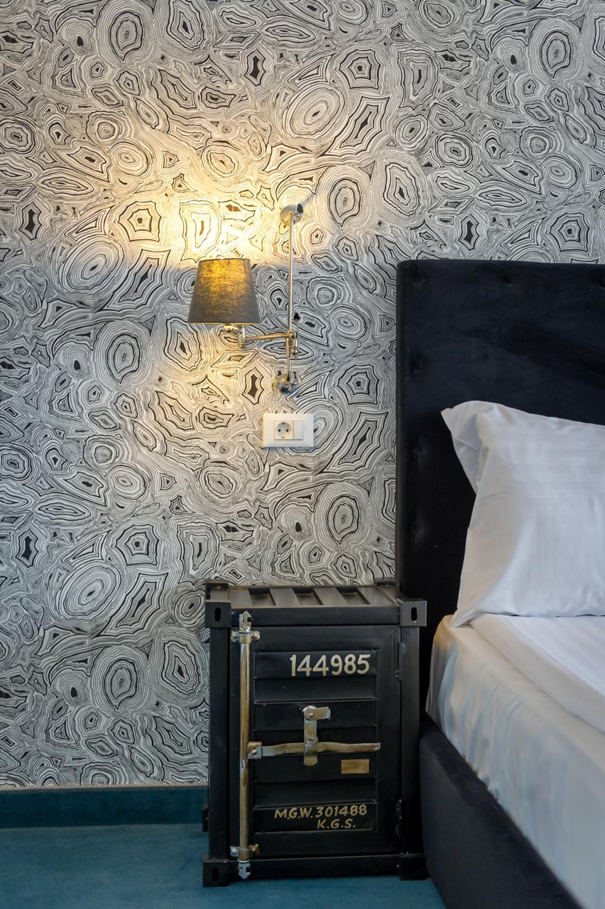 One-Bedroom Apartment - Photo 166