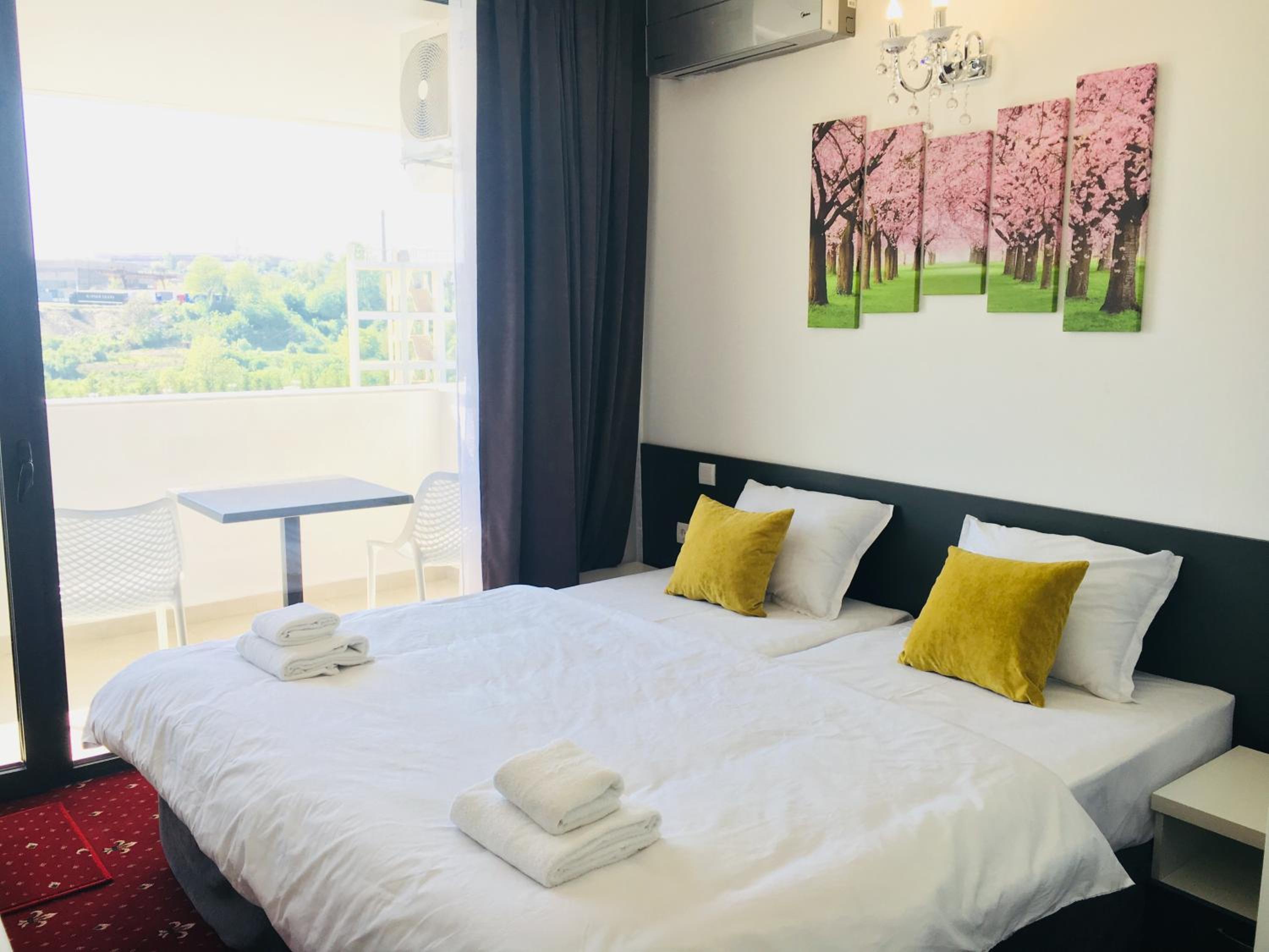 Twin Room with Balcony photo 3