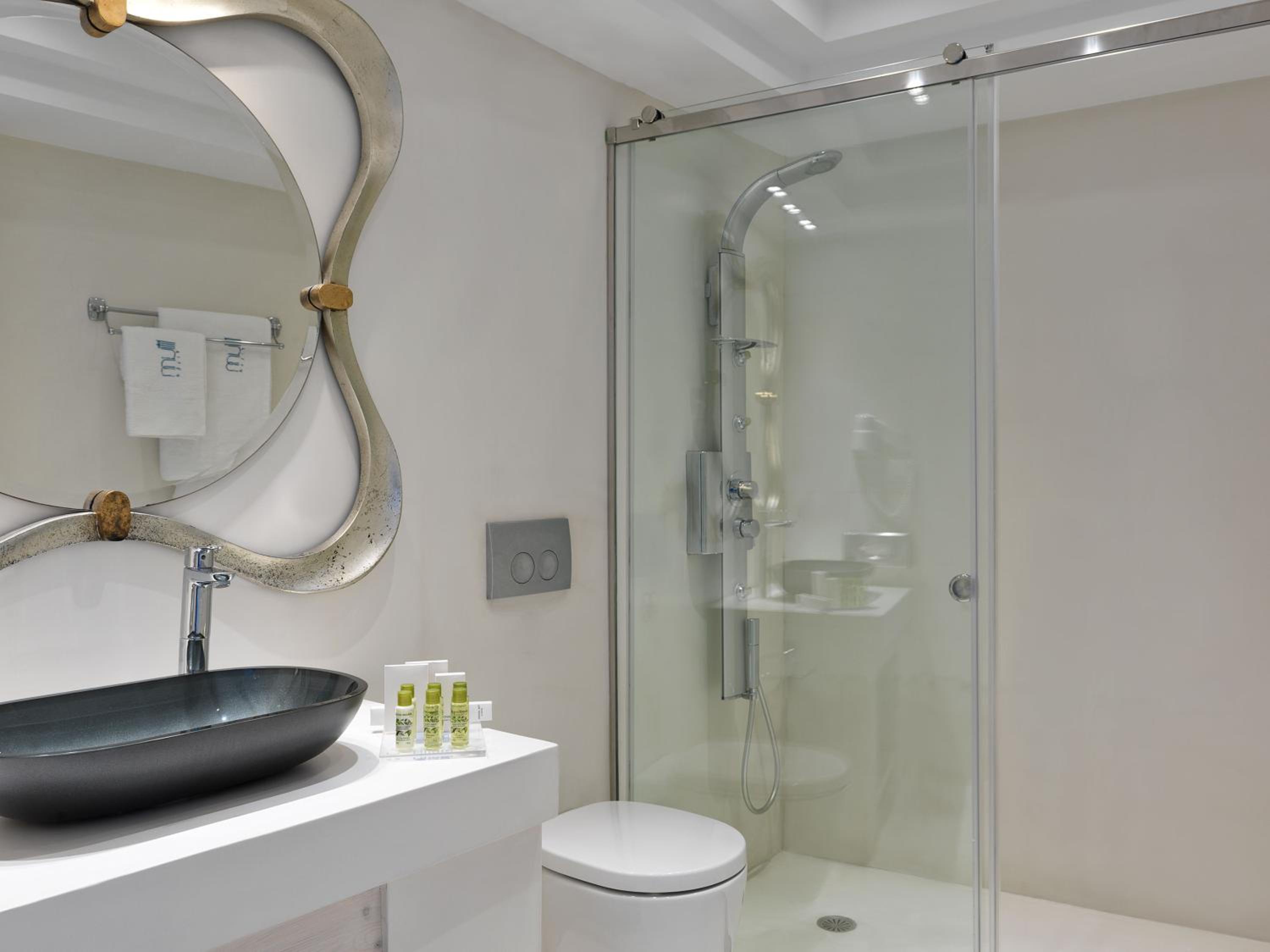 Standard Room with Sea View - Photo 2
