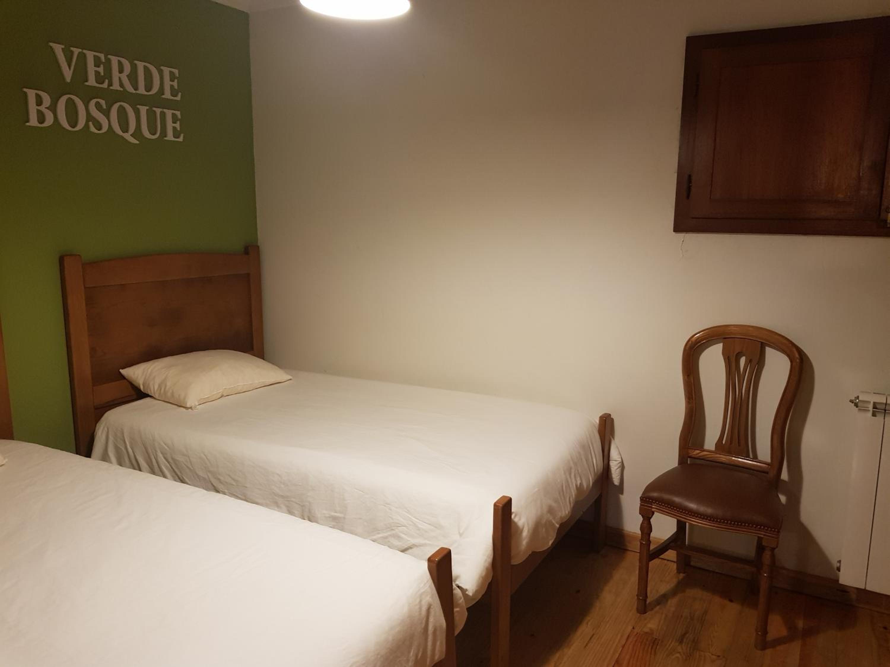 Standard Twin Room - Photo 1