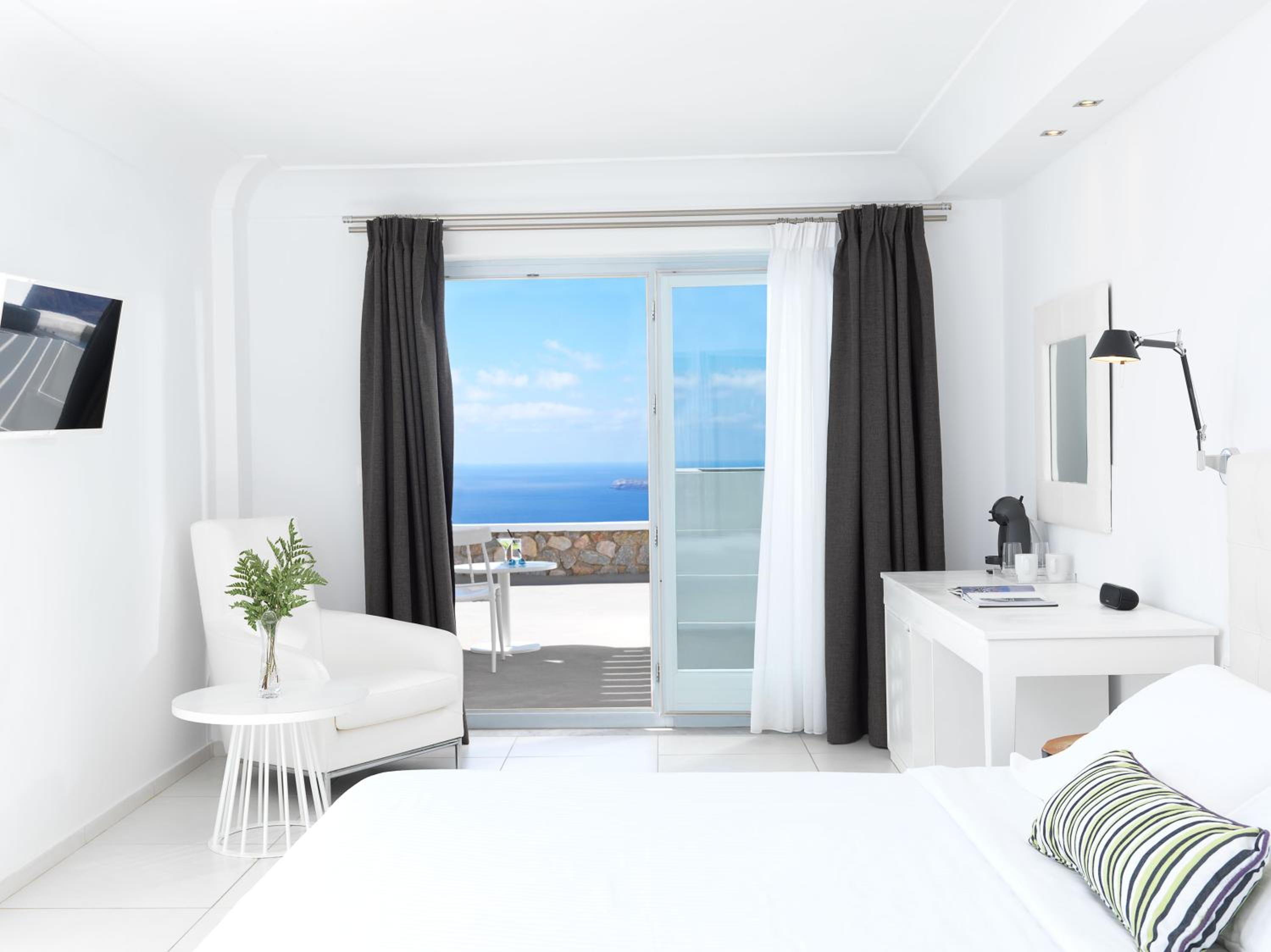 Superior Room with Outdoor Hot tub - Photo 10