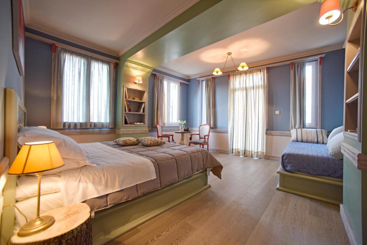 Superior Double Room with Balcony and City View