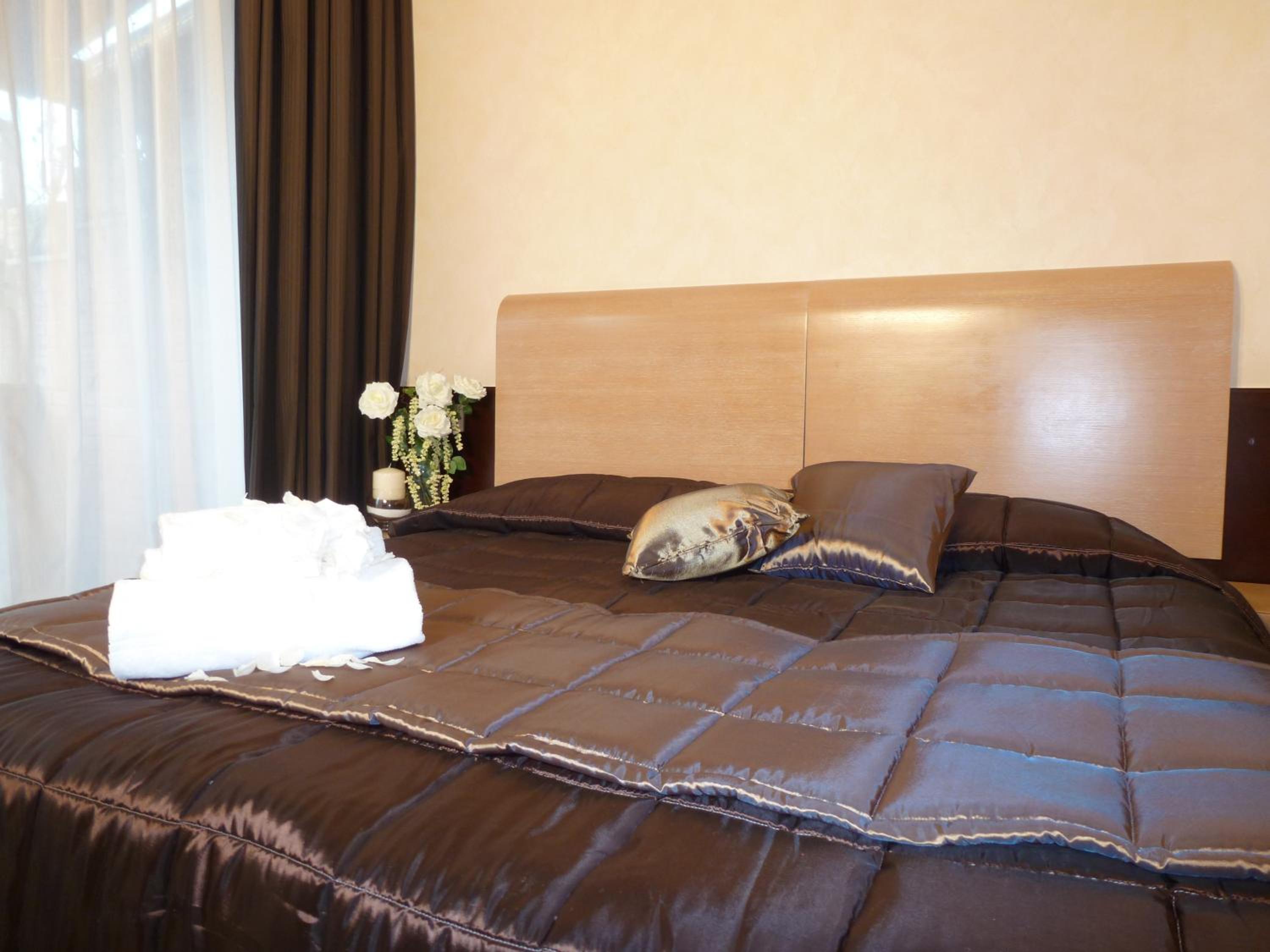 Double Room - Photo 6