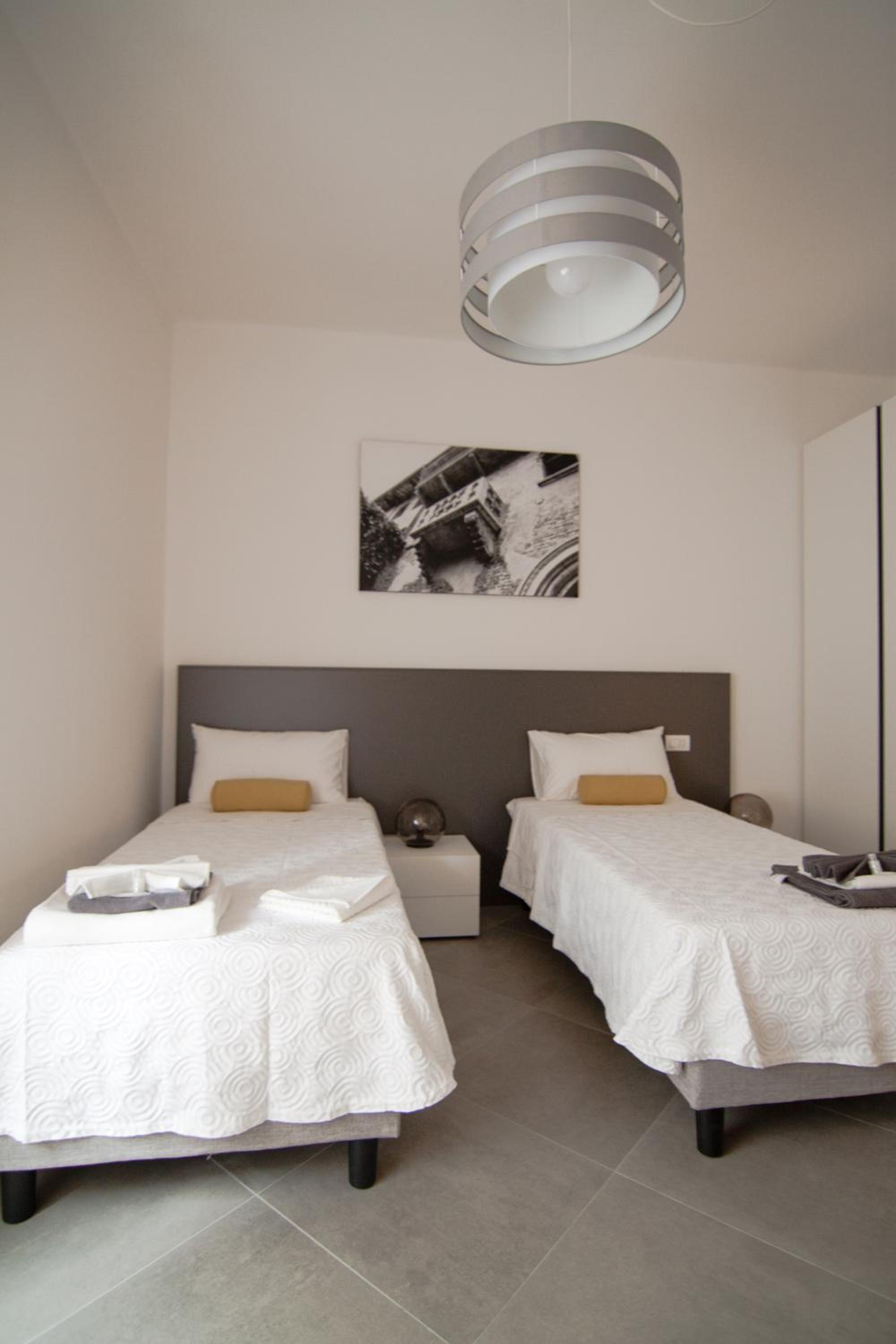 Double or Twin Room with City View photo 2
