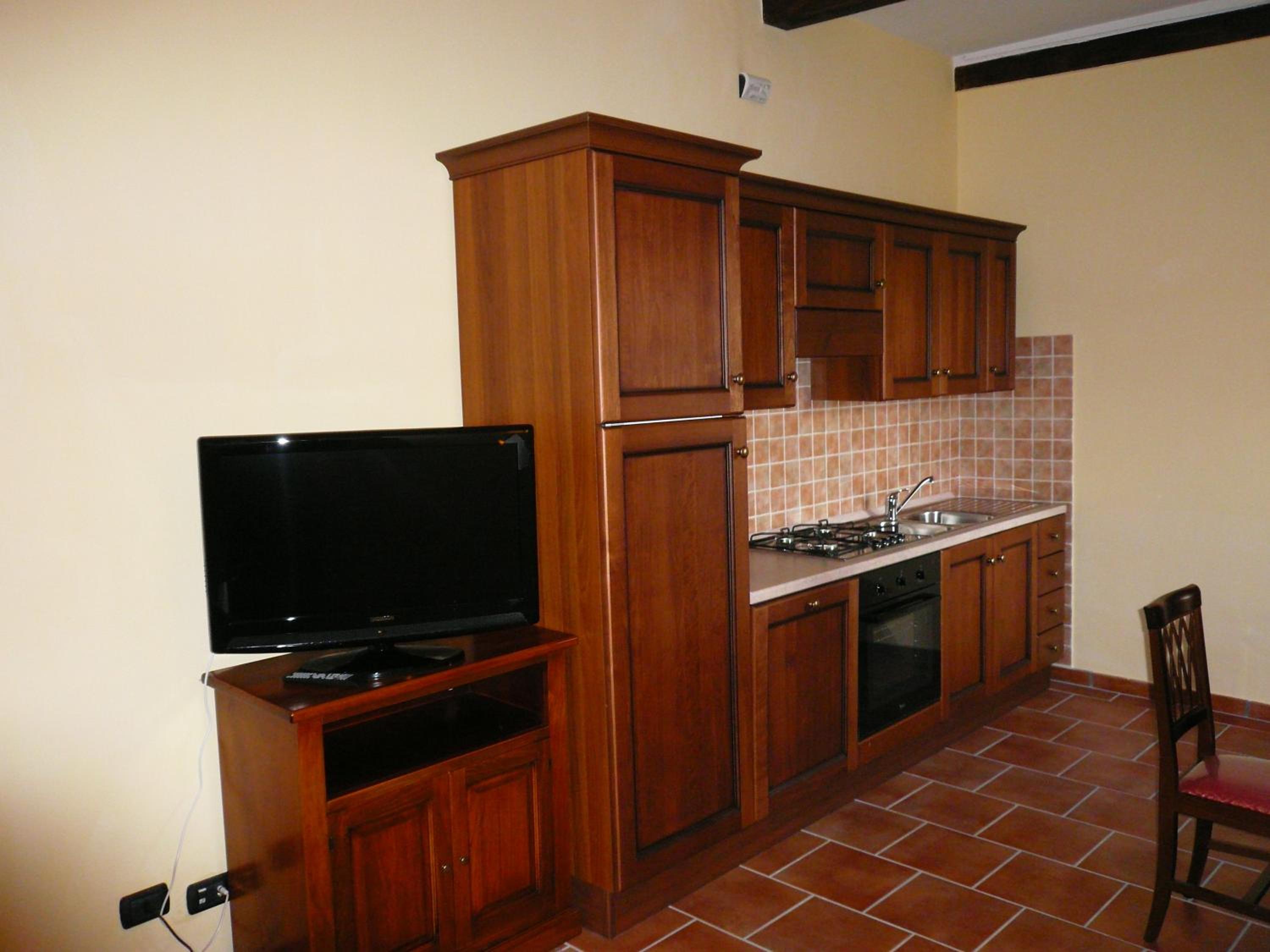 One-Bedroom Apartment - Photo 3