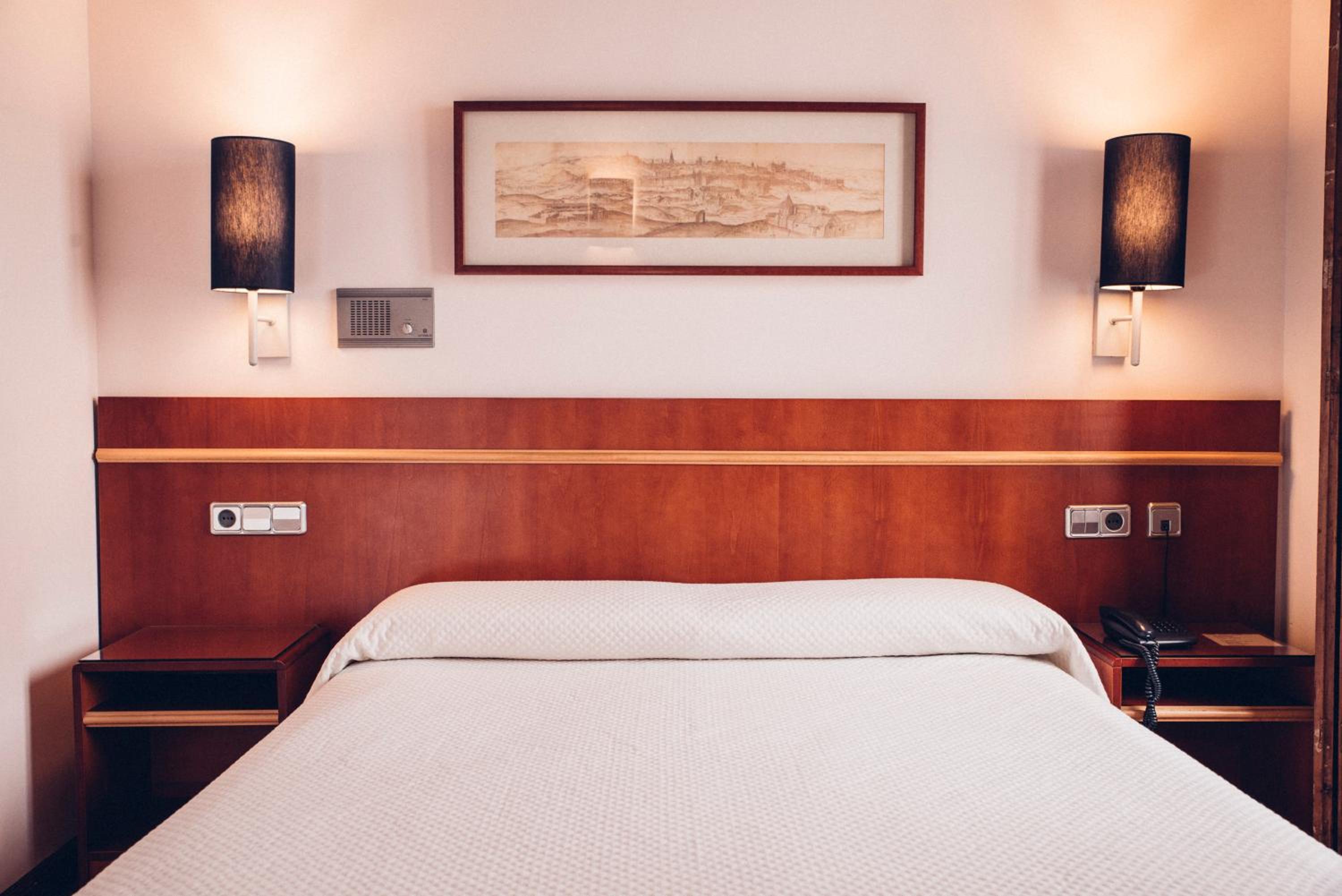 Double or Twin Room - Photo 1