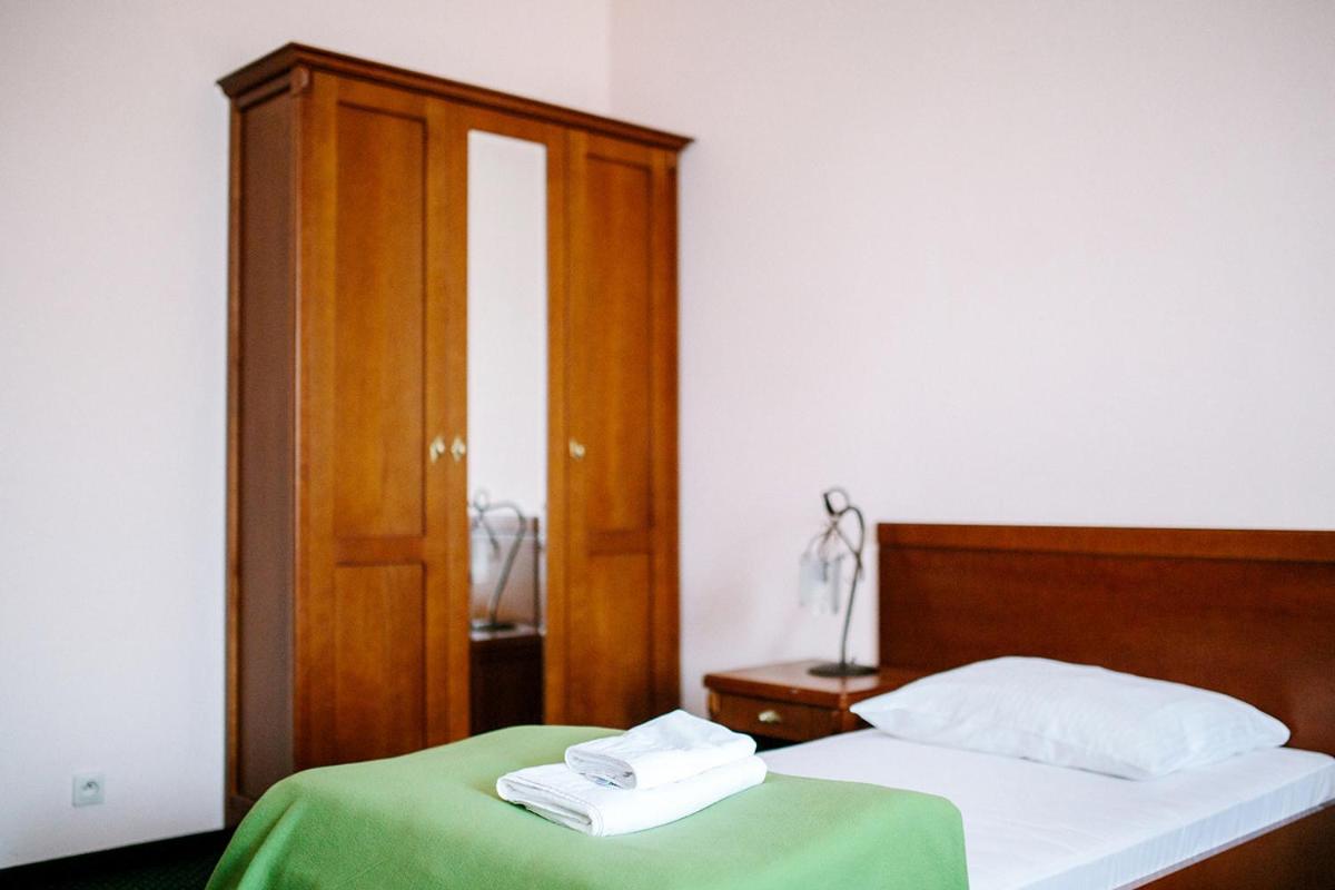 Large Single Room photo 3