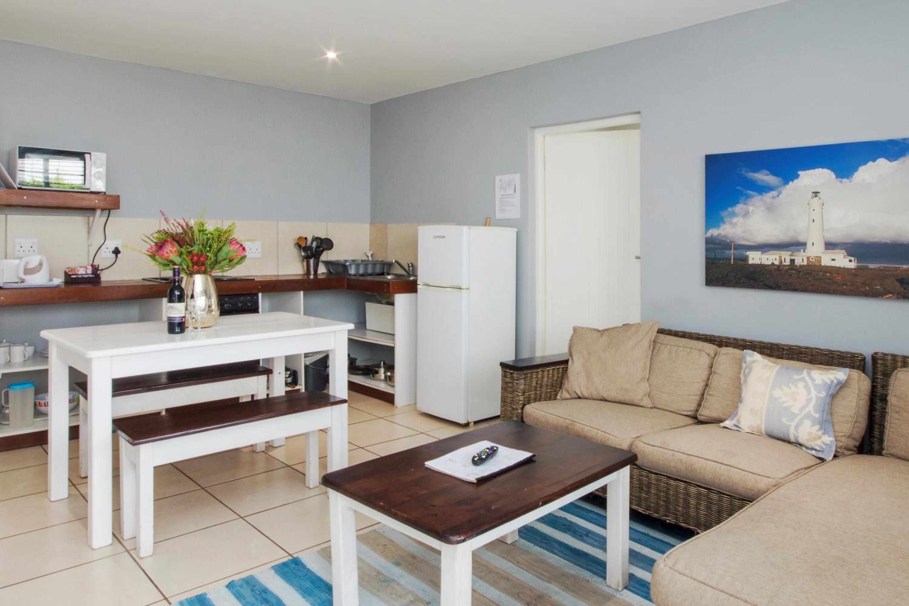 Apartment - Photo 2