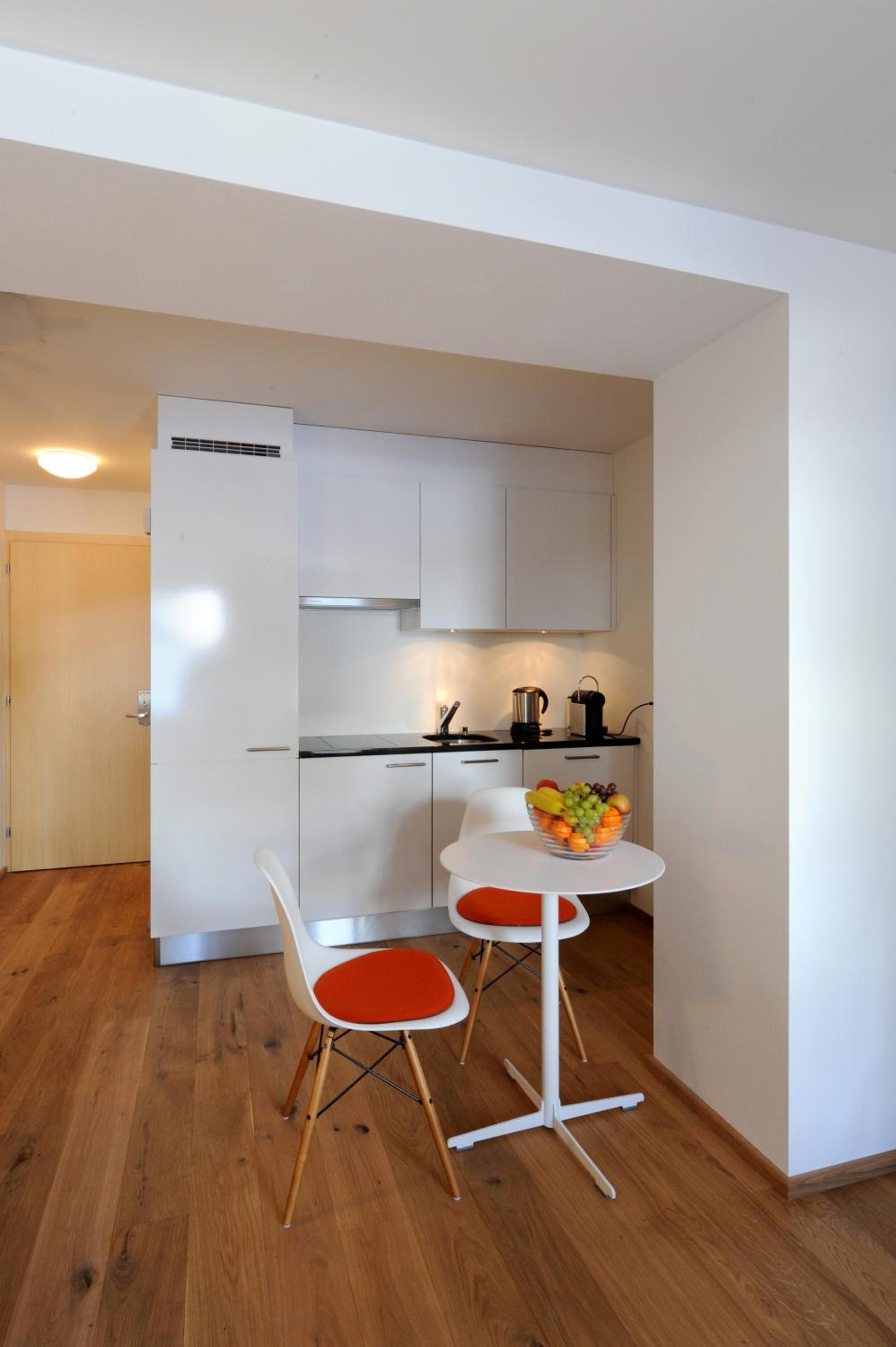Studio - Annex - Photo 4