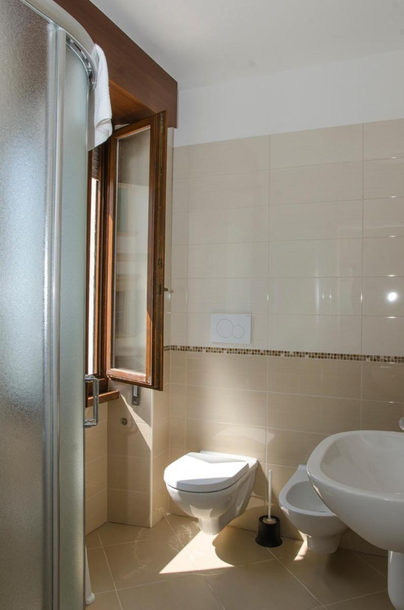Small Economy Twin Room  photo 3