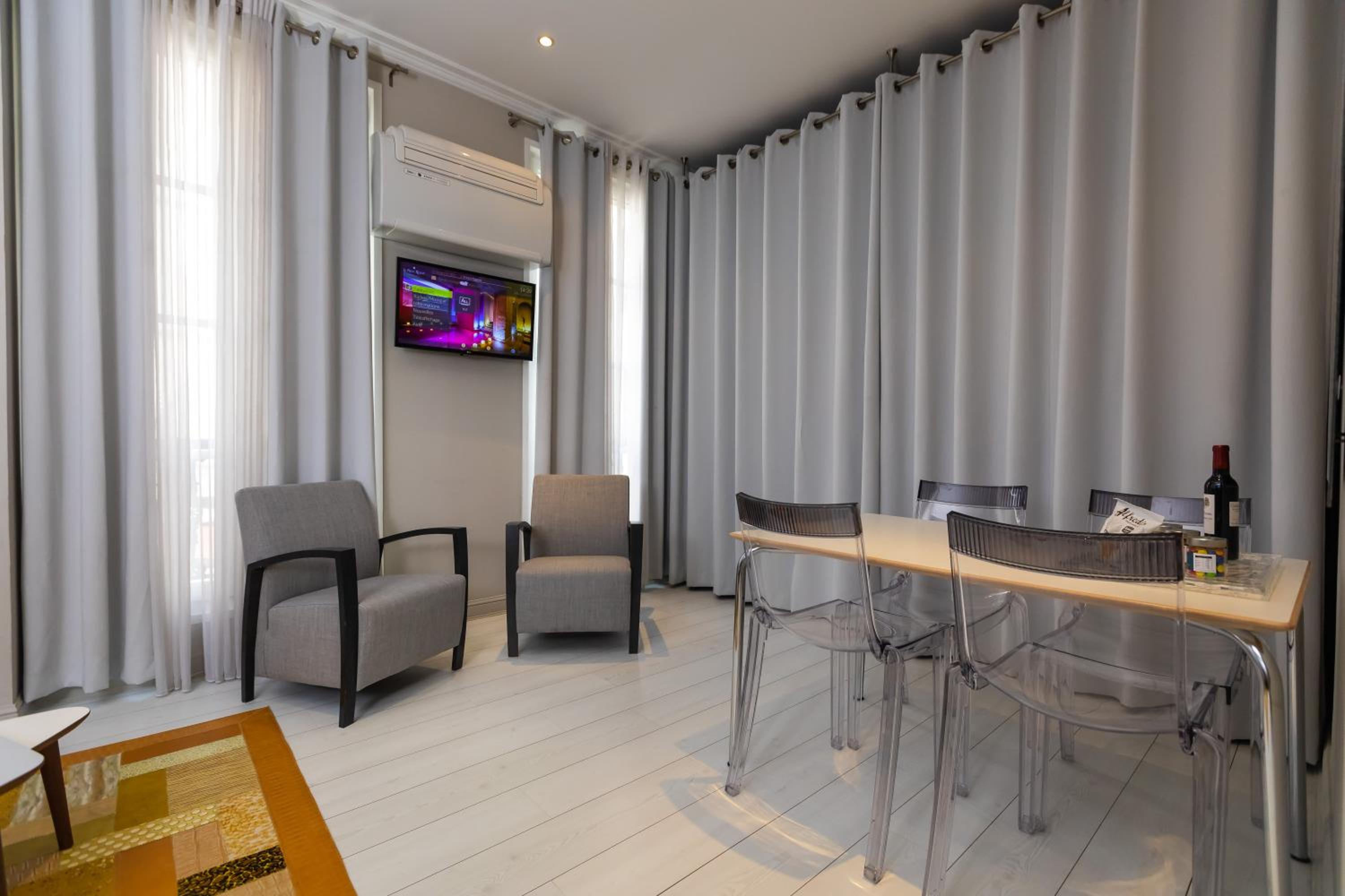 One-Bedroom Suite Le Charmeur photo 1