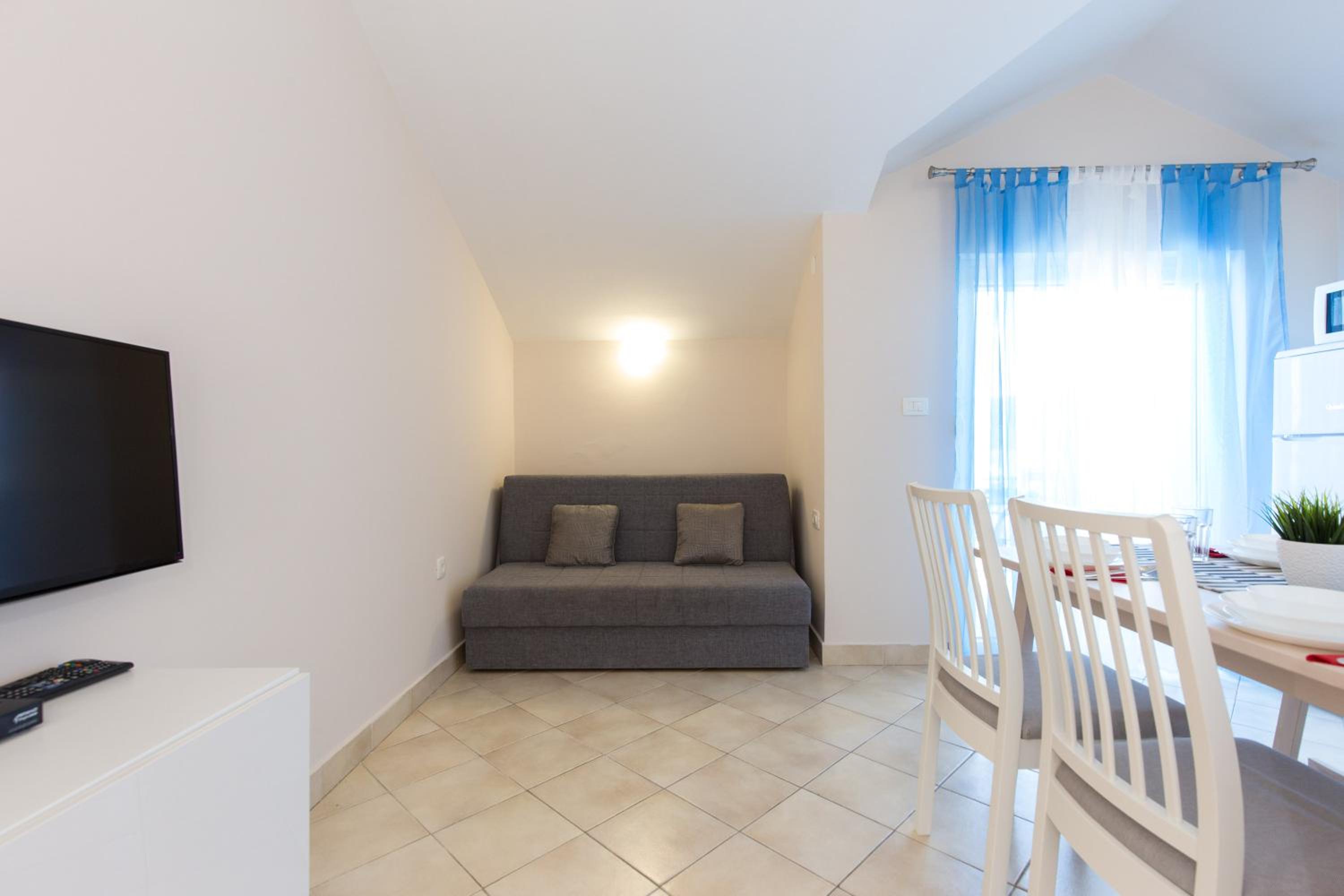 One-Bedroom Apartment with Terrace photo 1