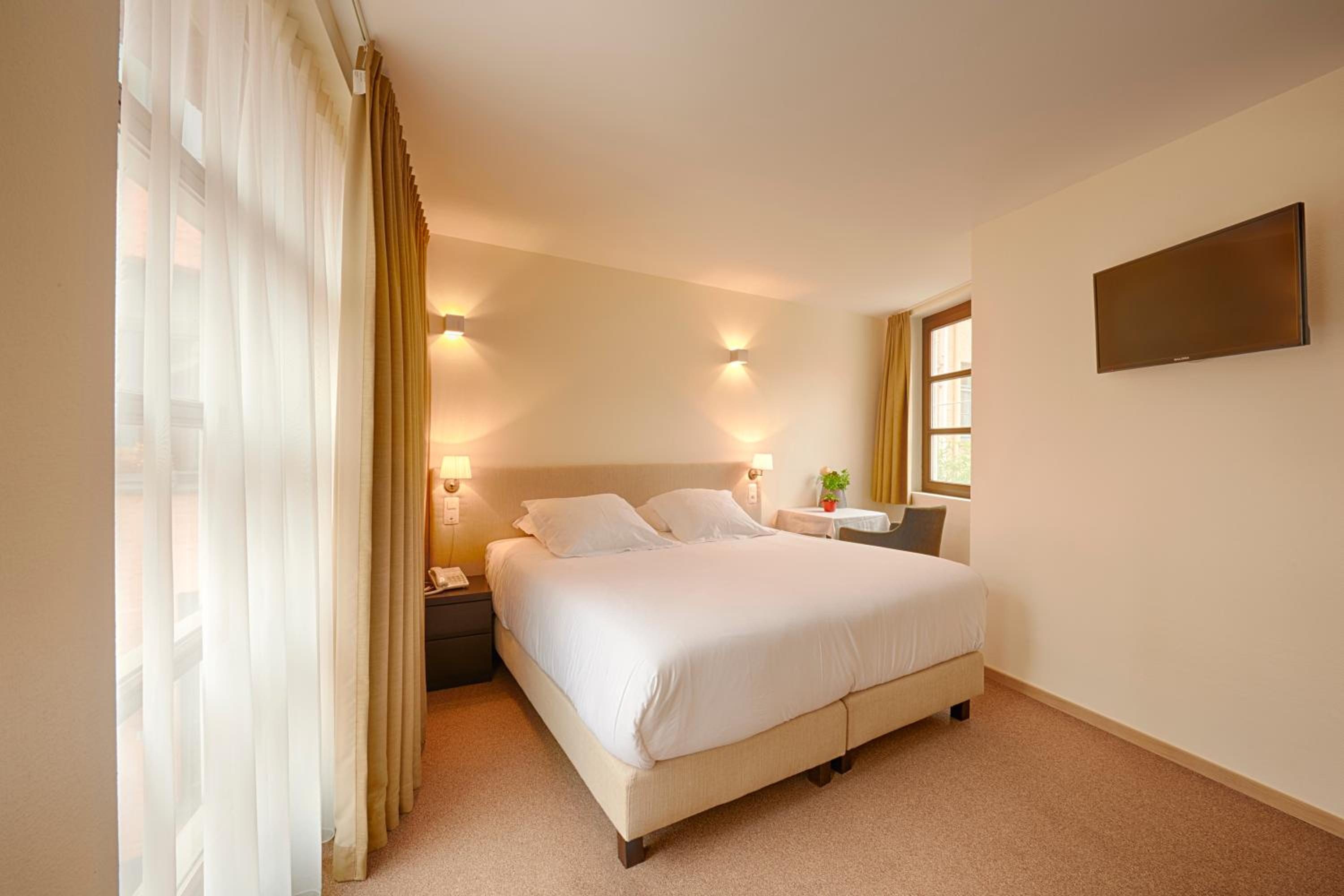 Standard Double Room - Photo 1