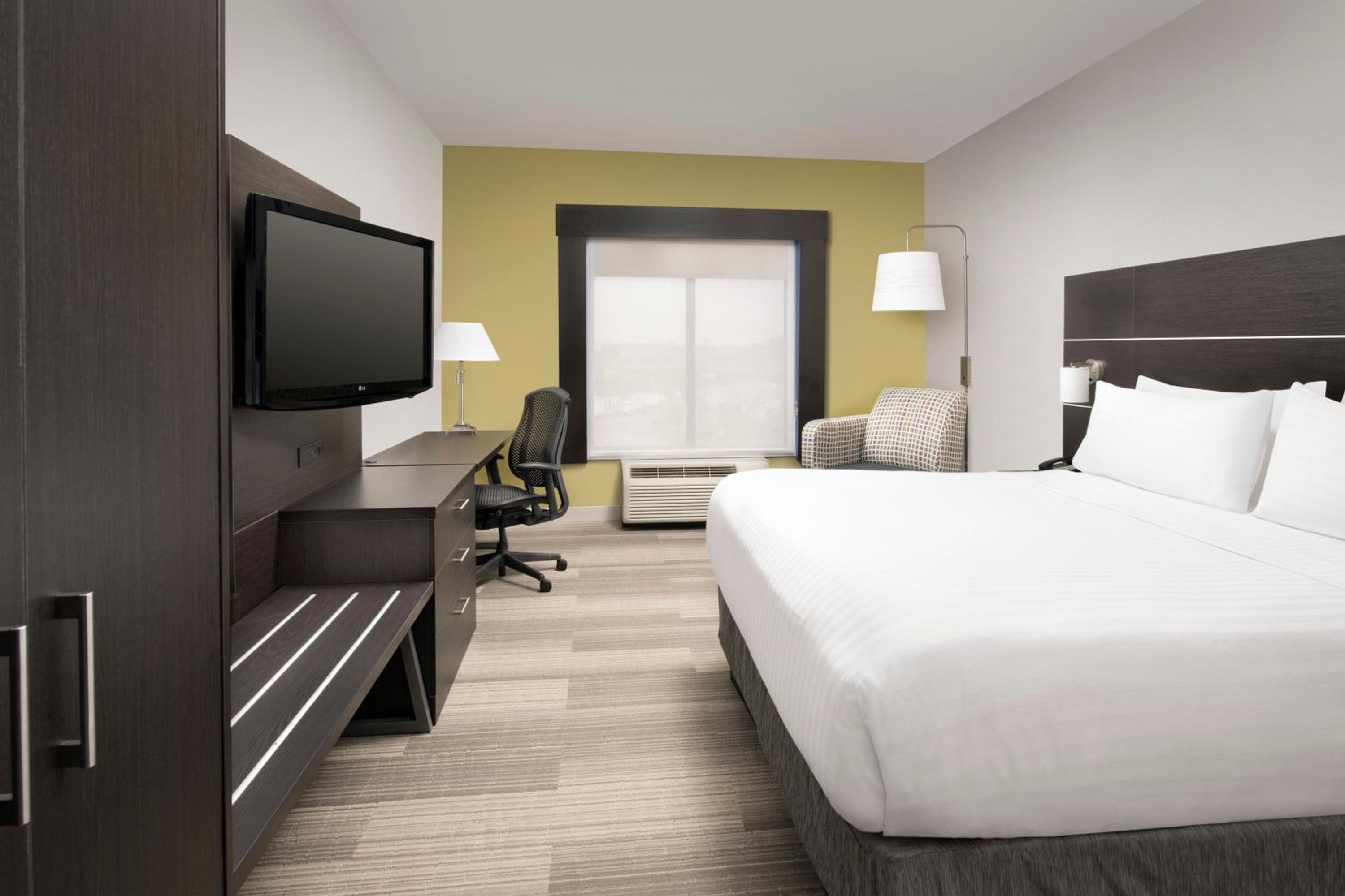 King Room - Mobility Access/Hearing Accessible - Photo 1