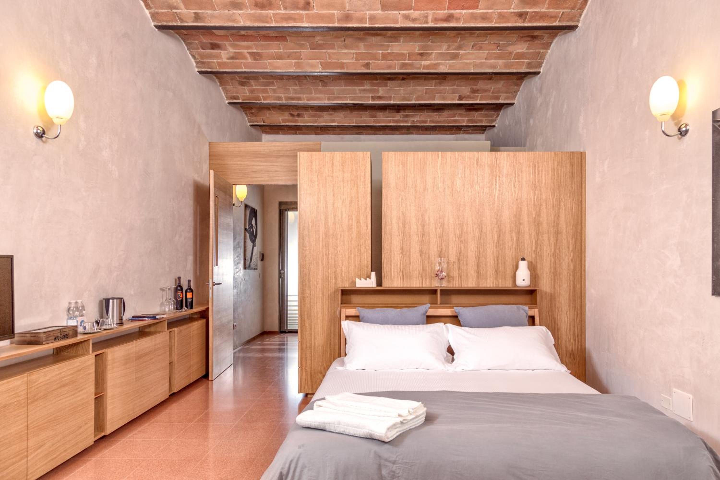 Junior Suite with Balcony photo 2