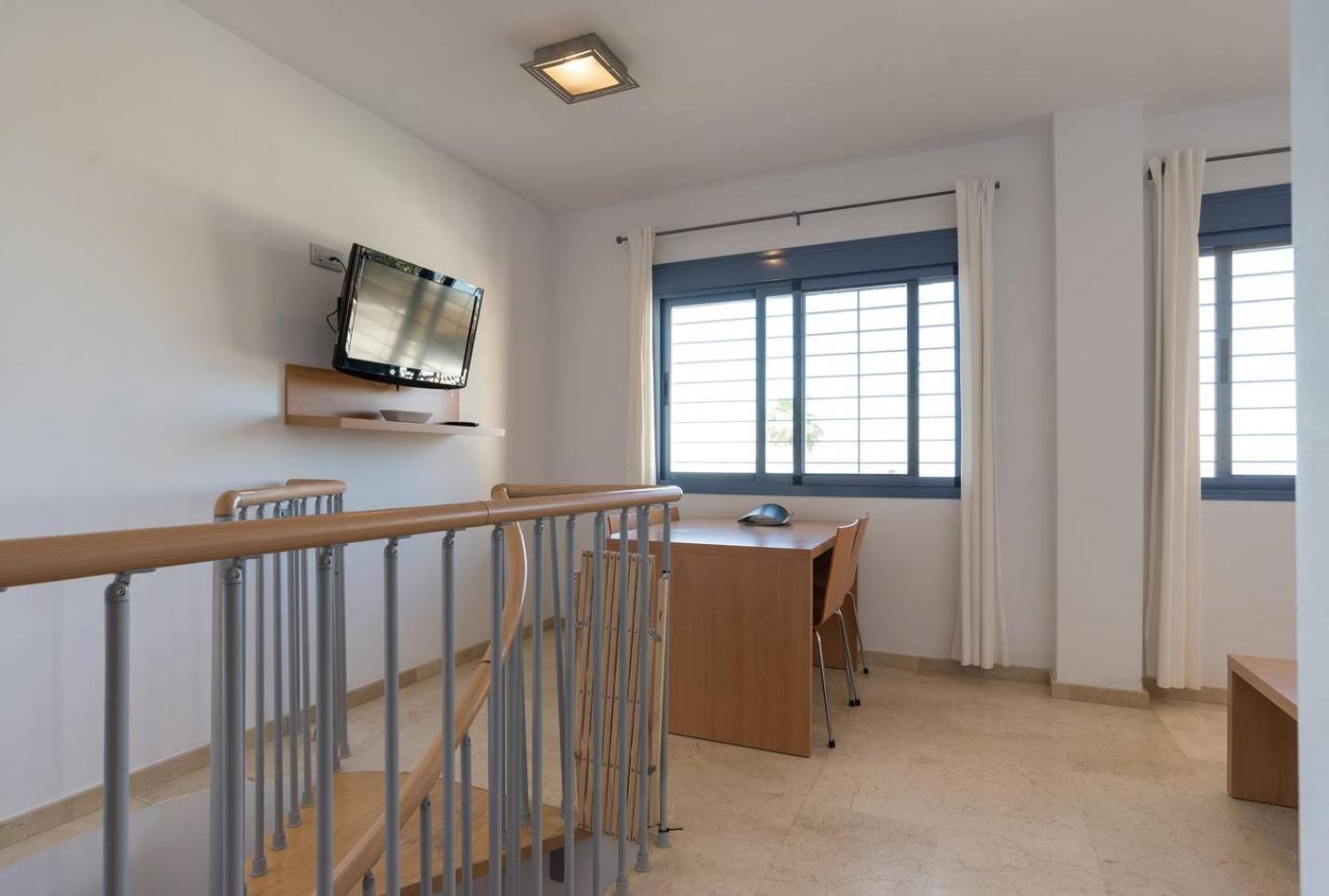 Apartamento Dúplex con Vista al Mar