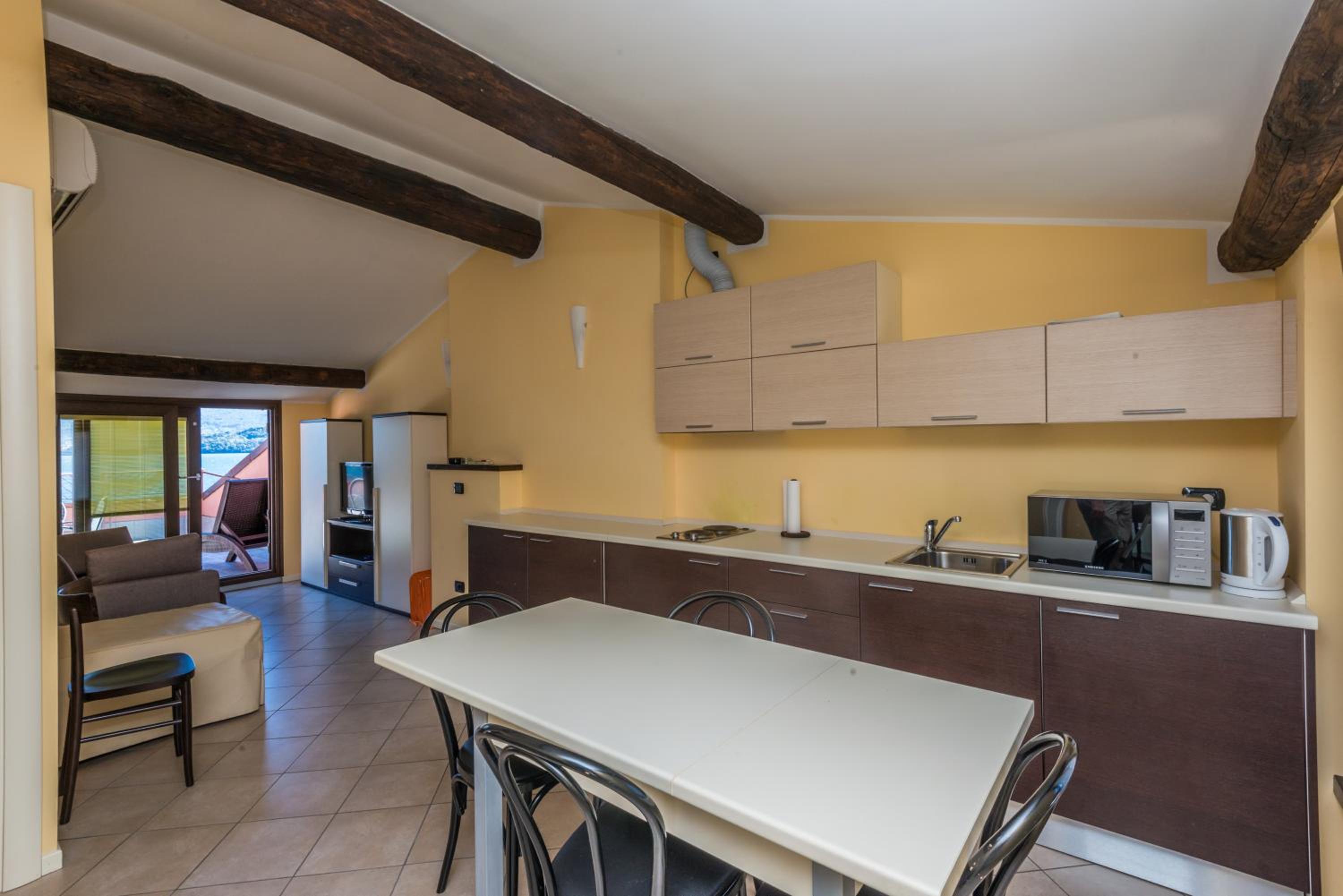 Suite with Lake View - Photo 16