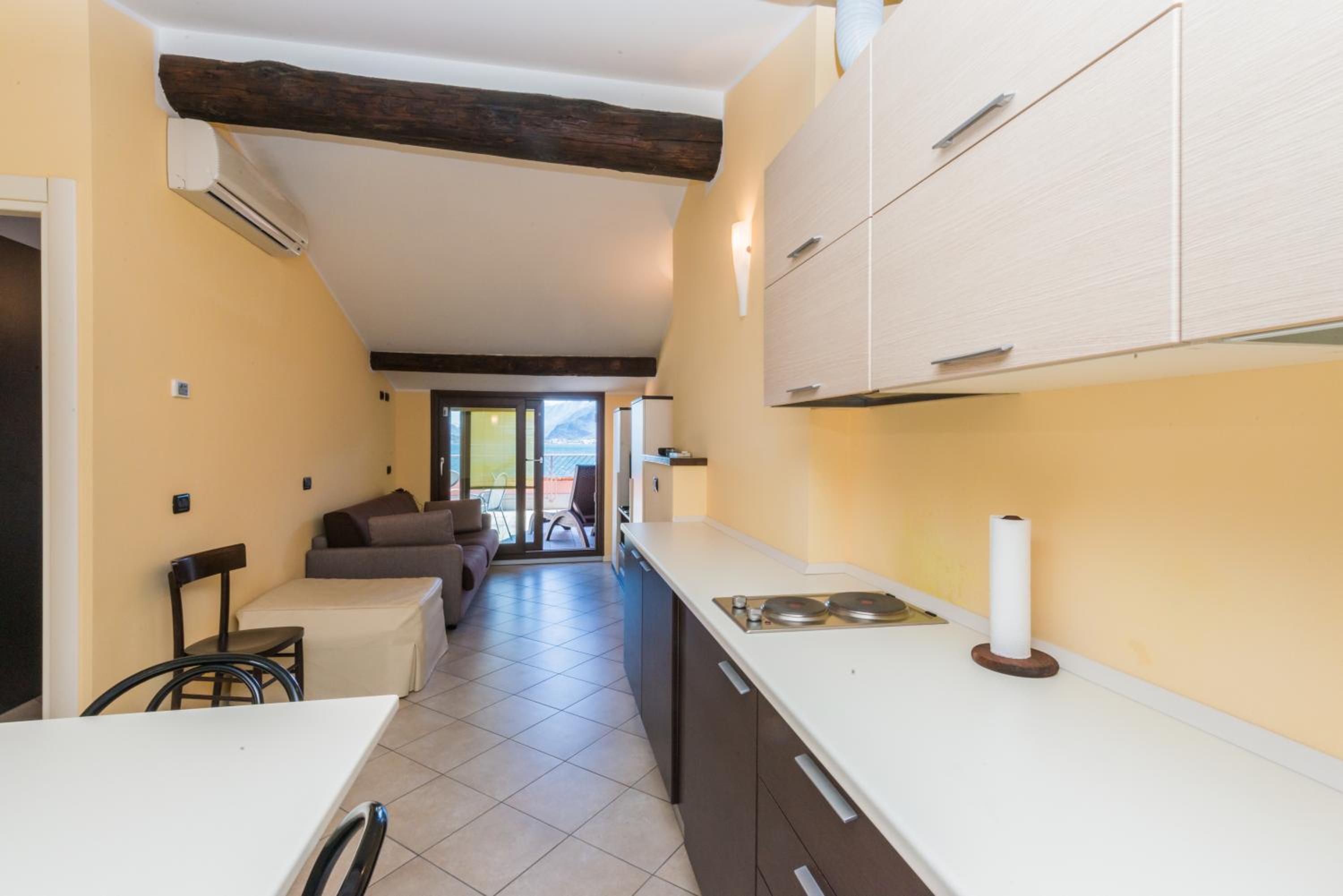 Suite with Lake View - Photo 17