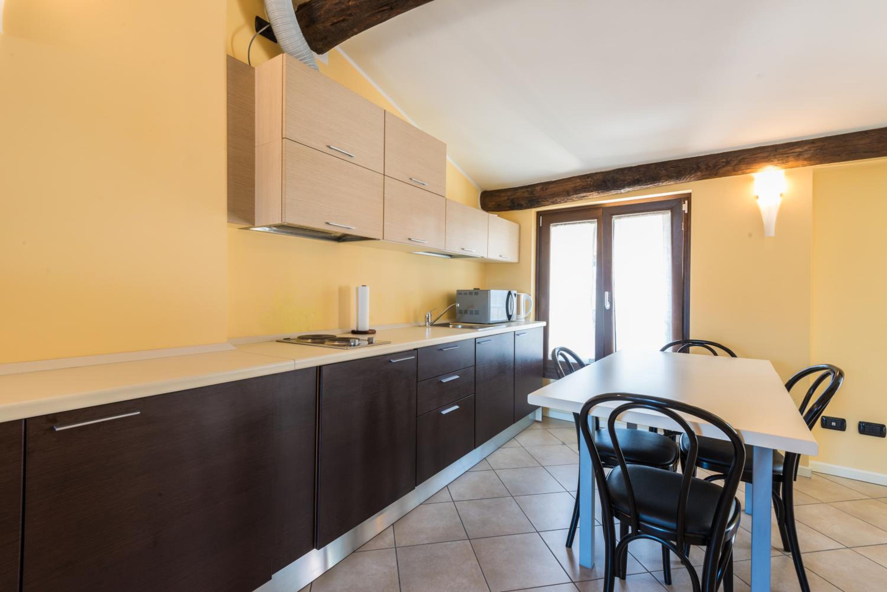 Suite with Lake View - Photo 9