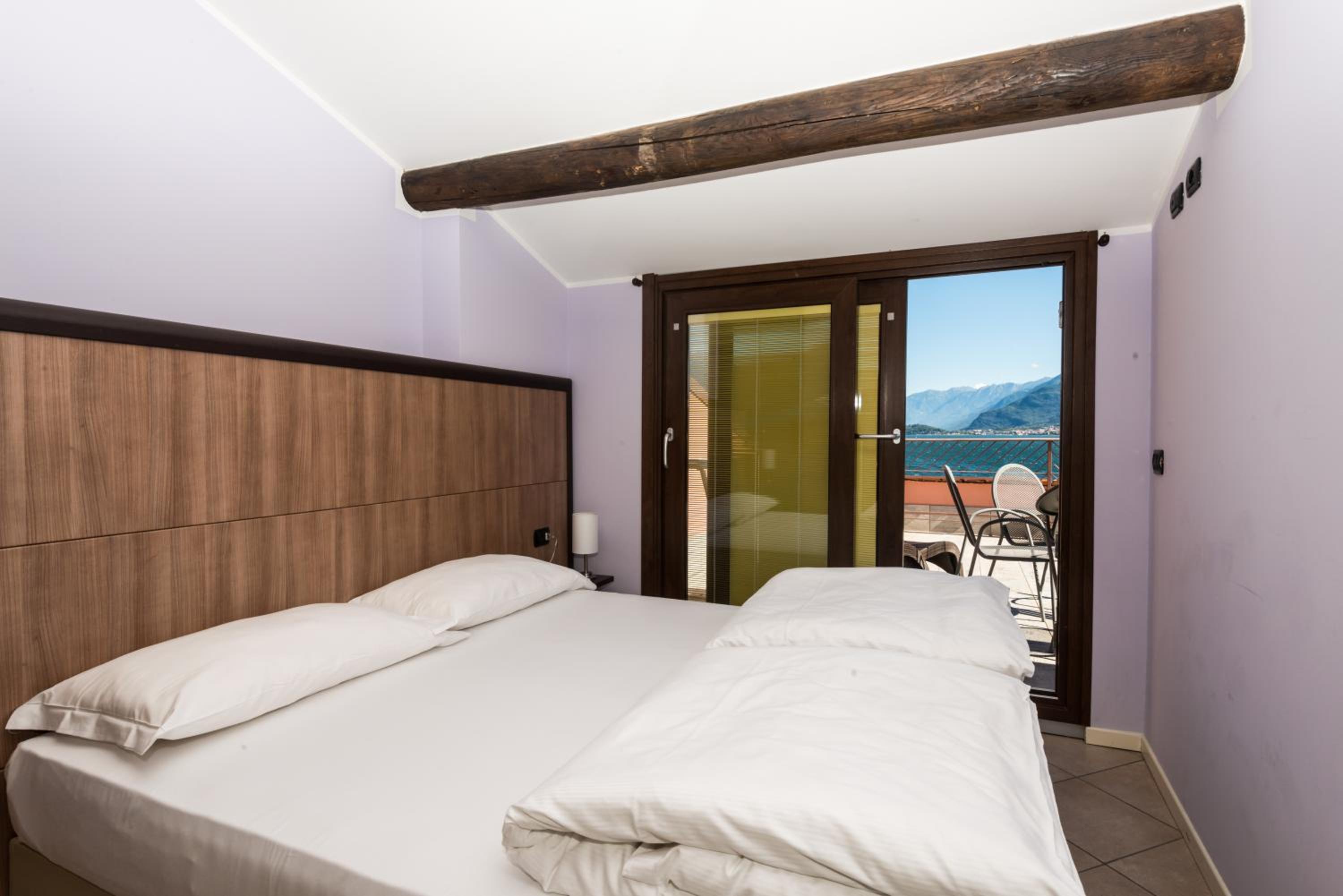 Suite with Lake View - Photo 6