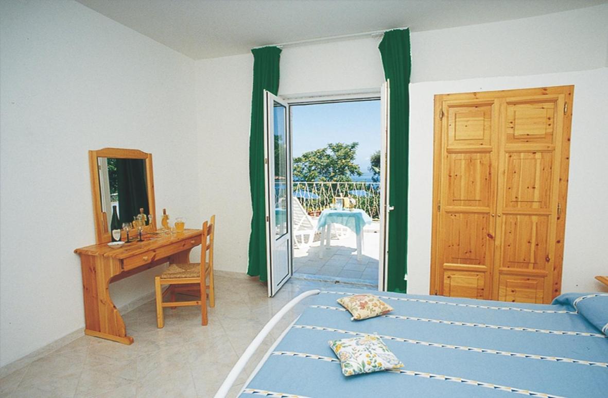 Standard Double Room - Photo 3