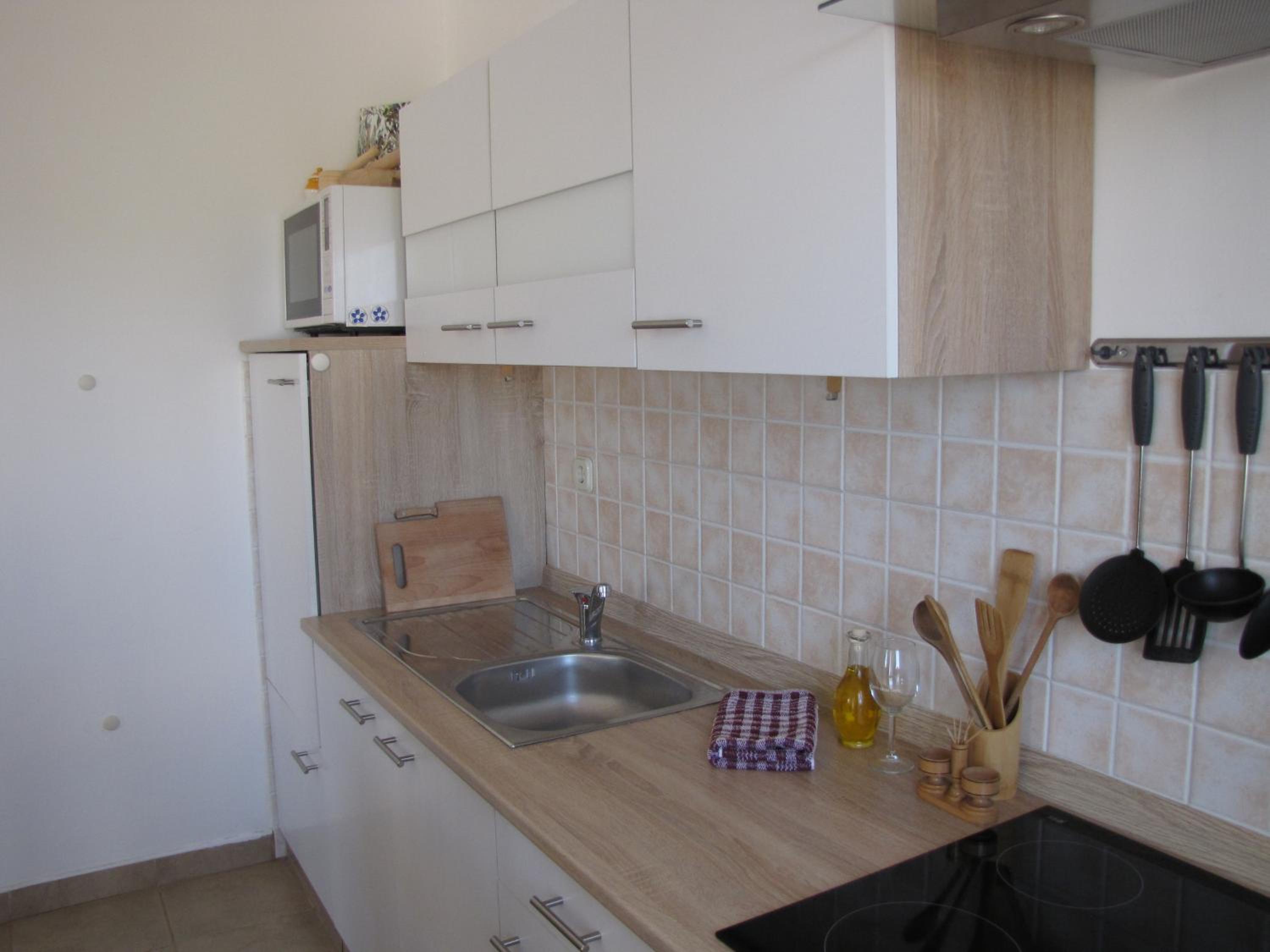 One-Bedroom Apartment - Photo 40