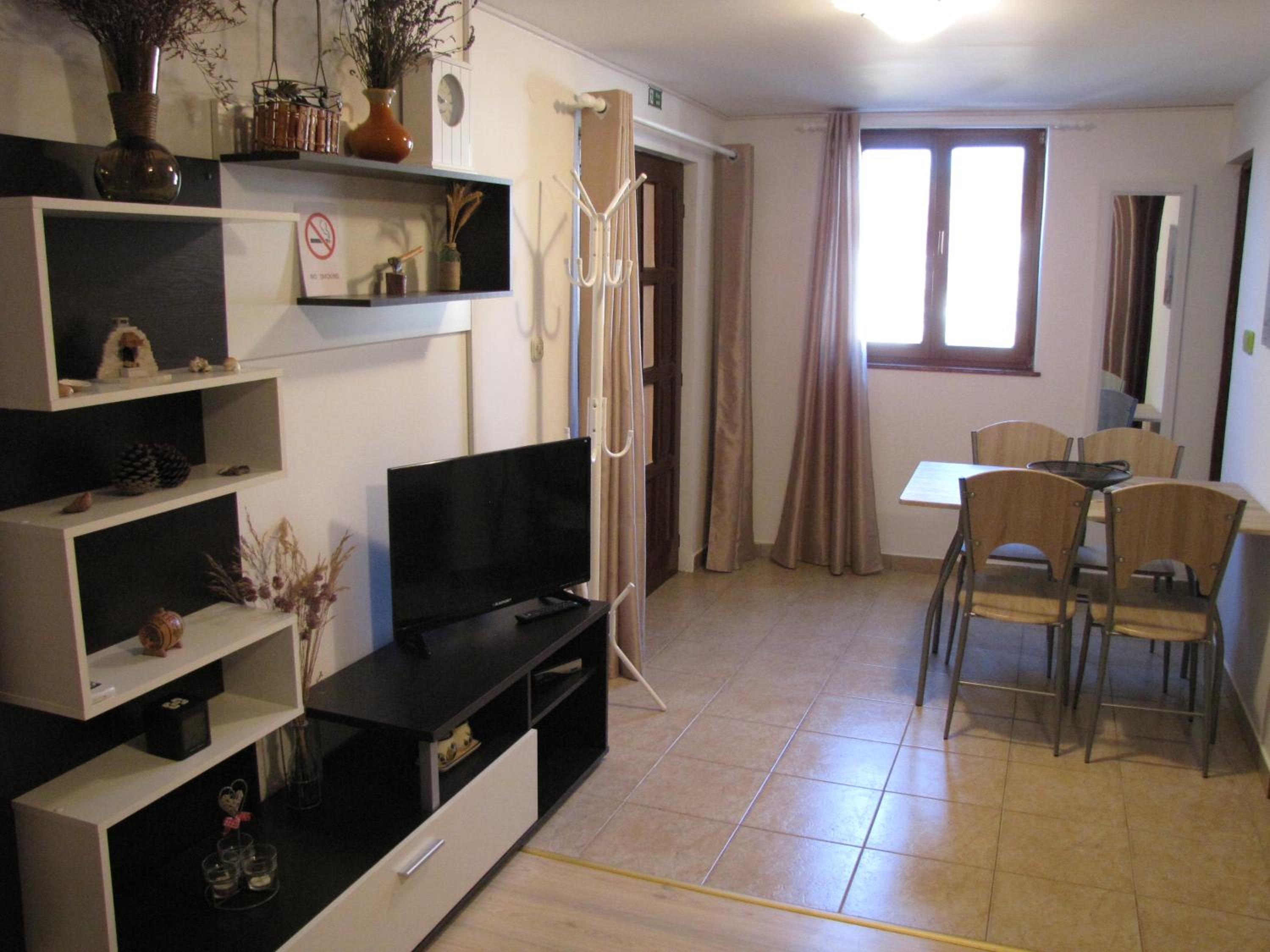 Studio - Photo 24