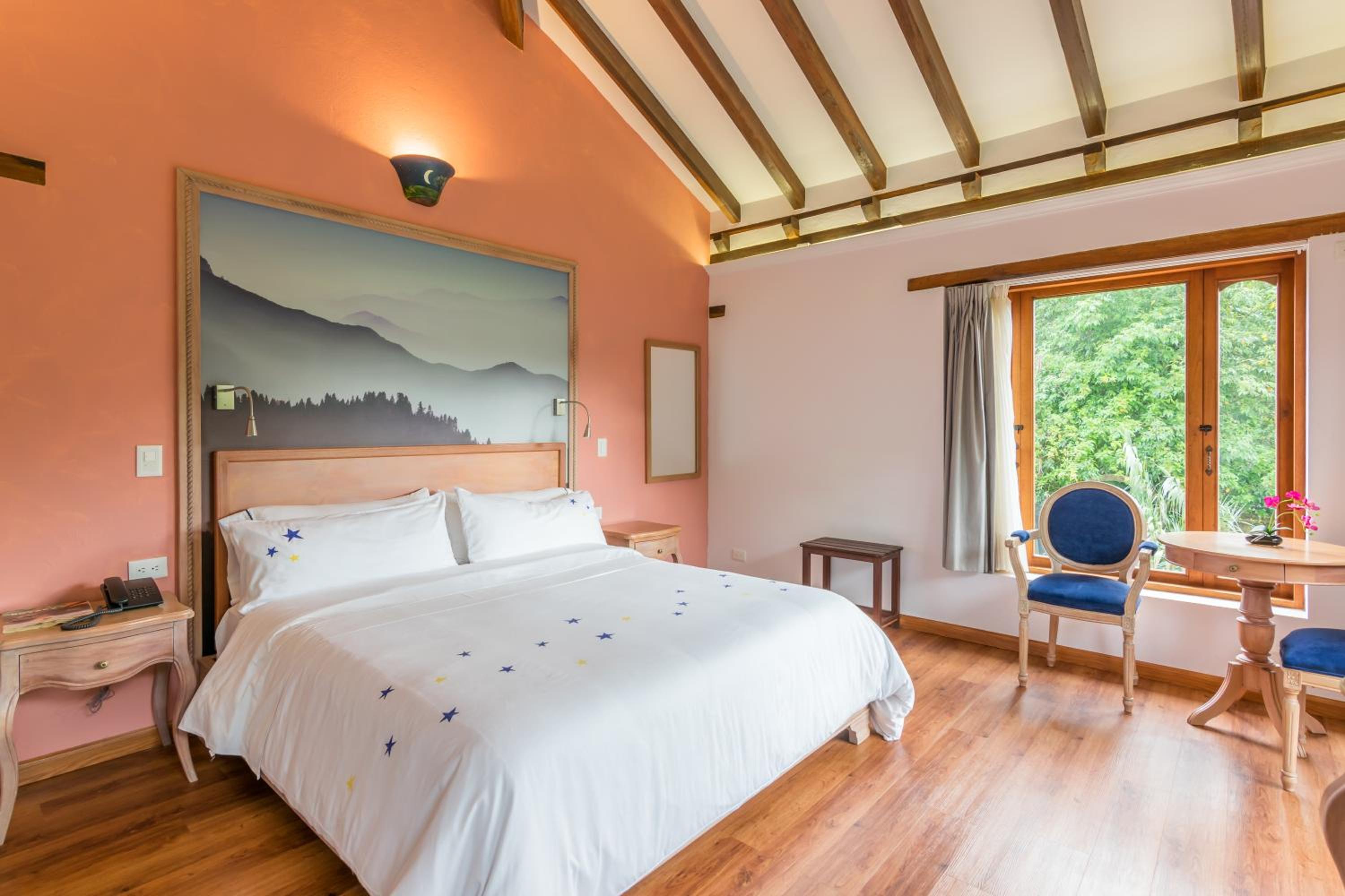 Queen Room with Spa Bath photo 1