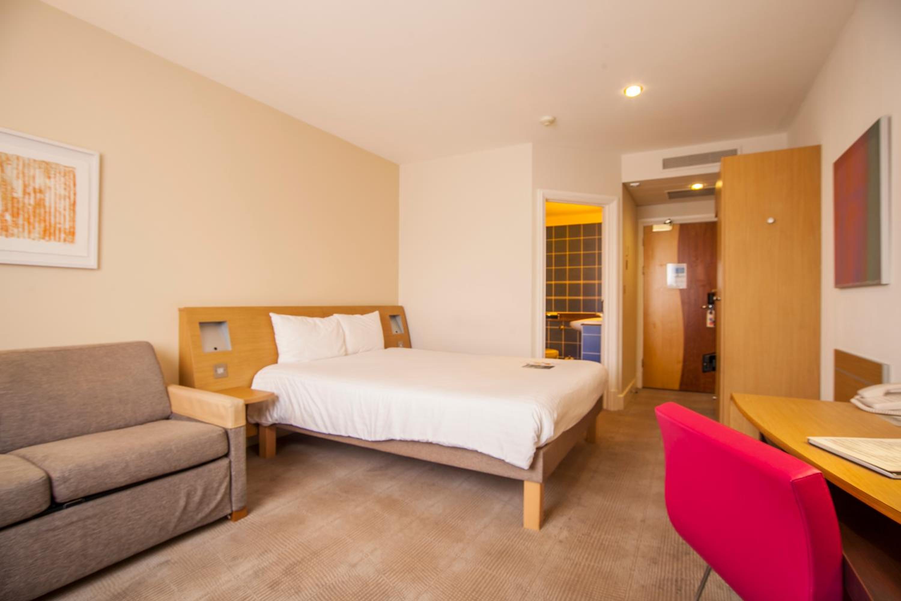 Double Room - Photo 12