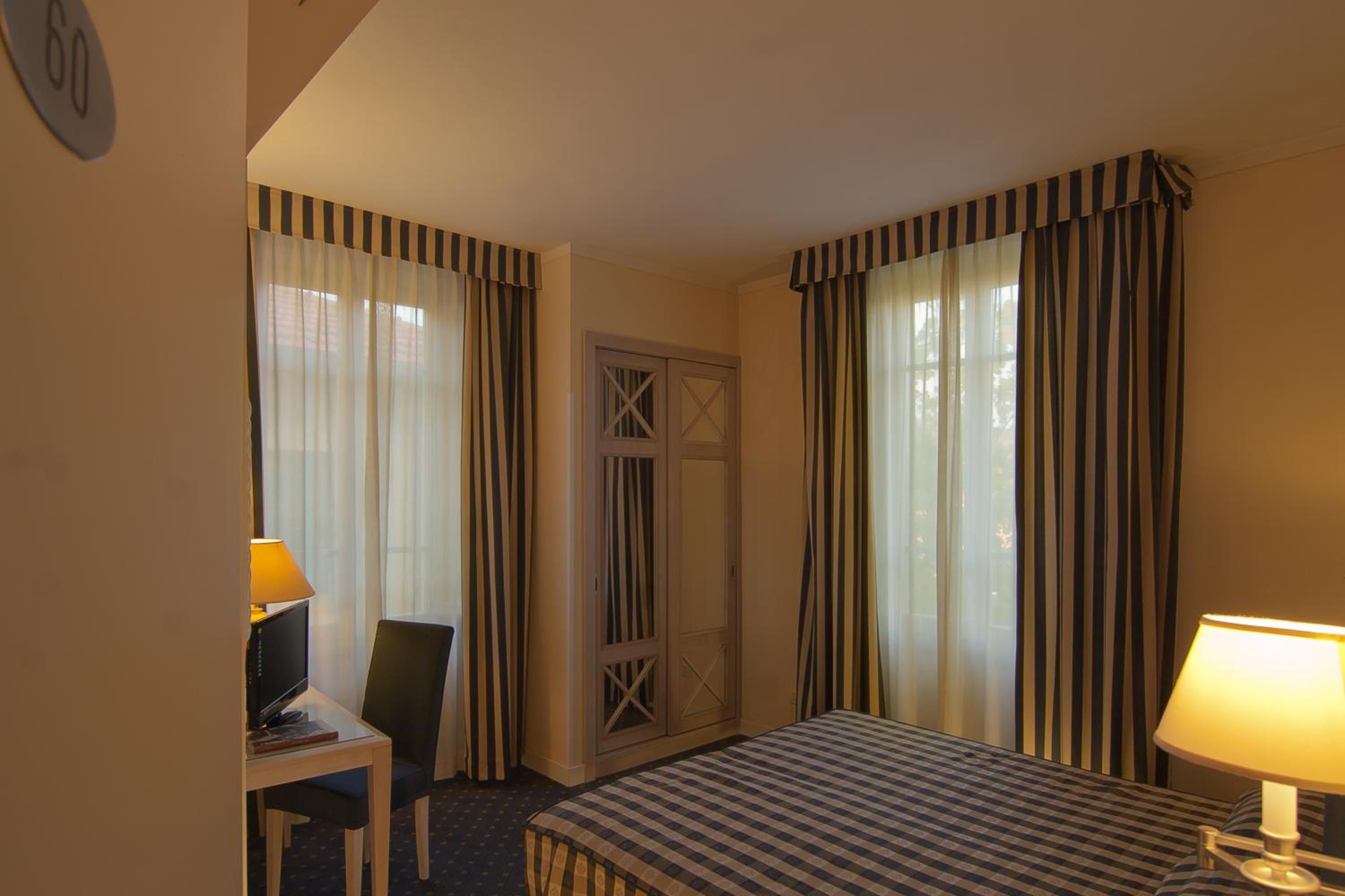 Superior Double or Twin Room photo 3