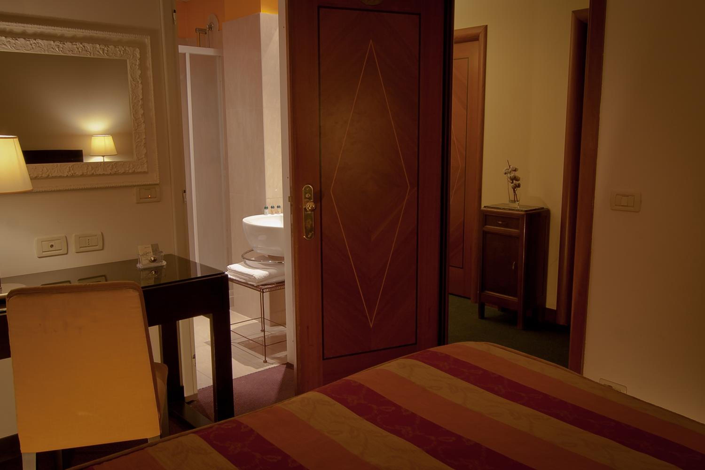 Single Room photo 1