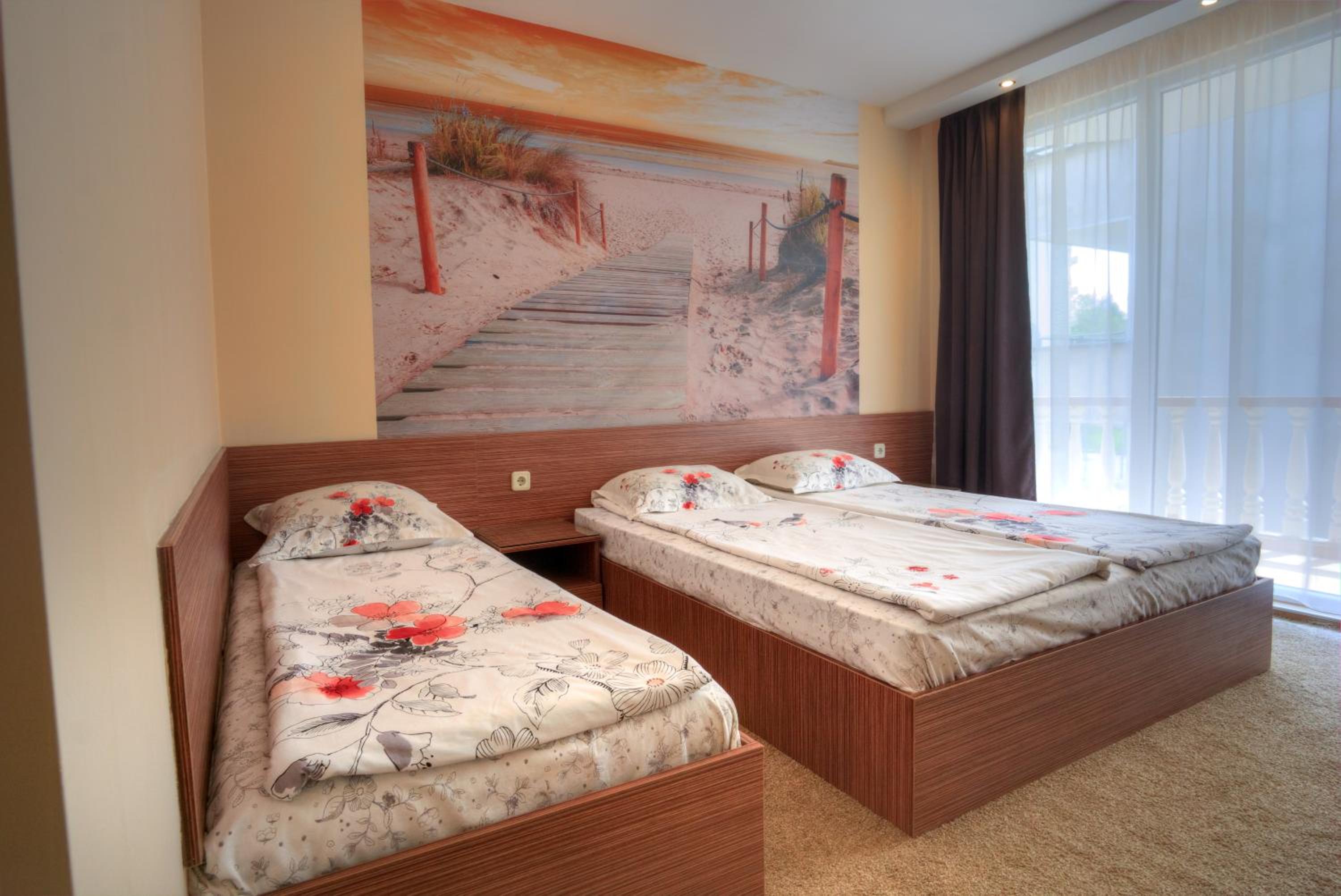 Triple Room with Terrace photo 2