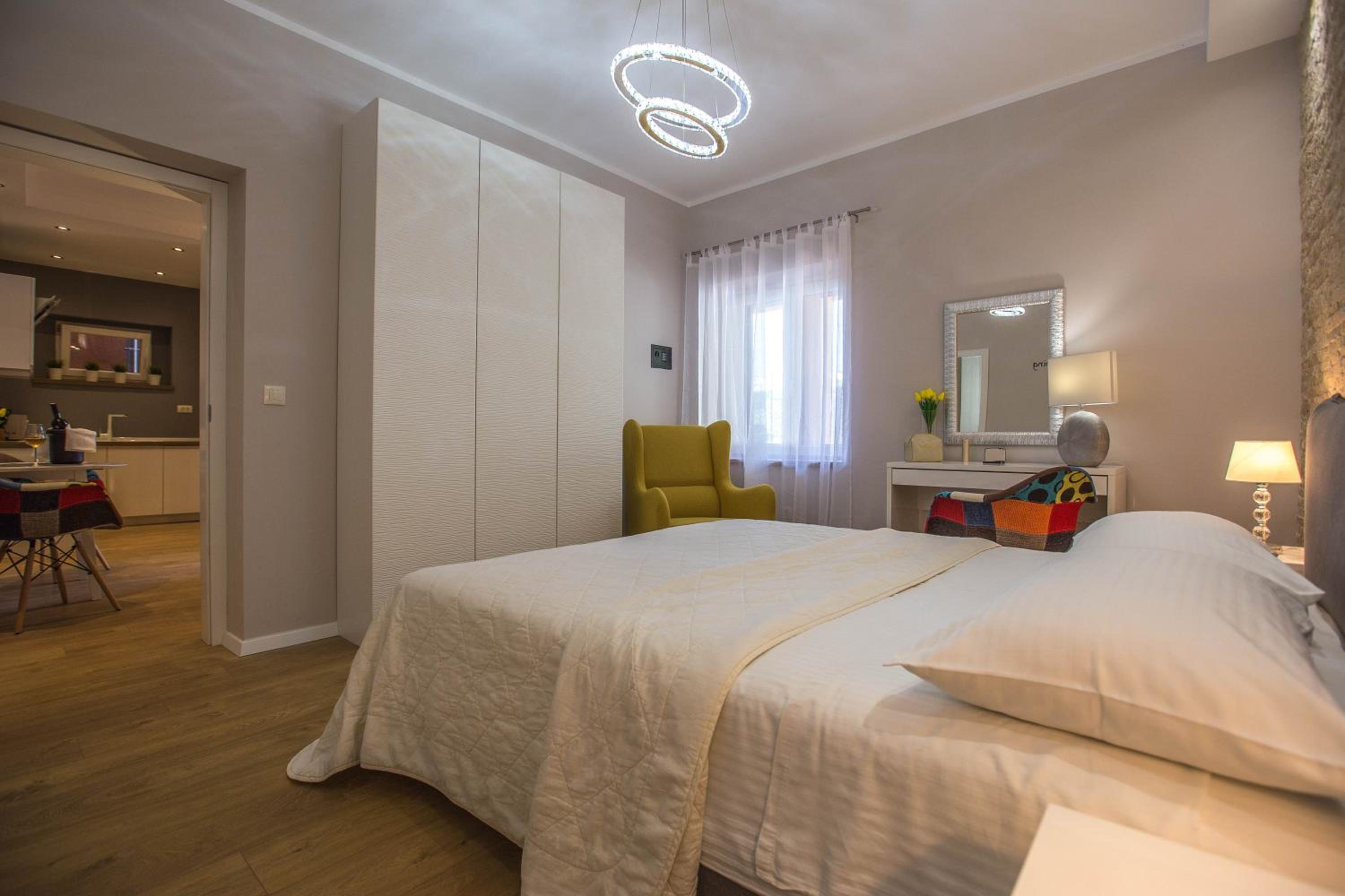 Deluxe Apartment
