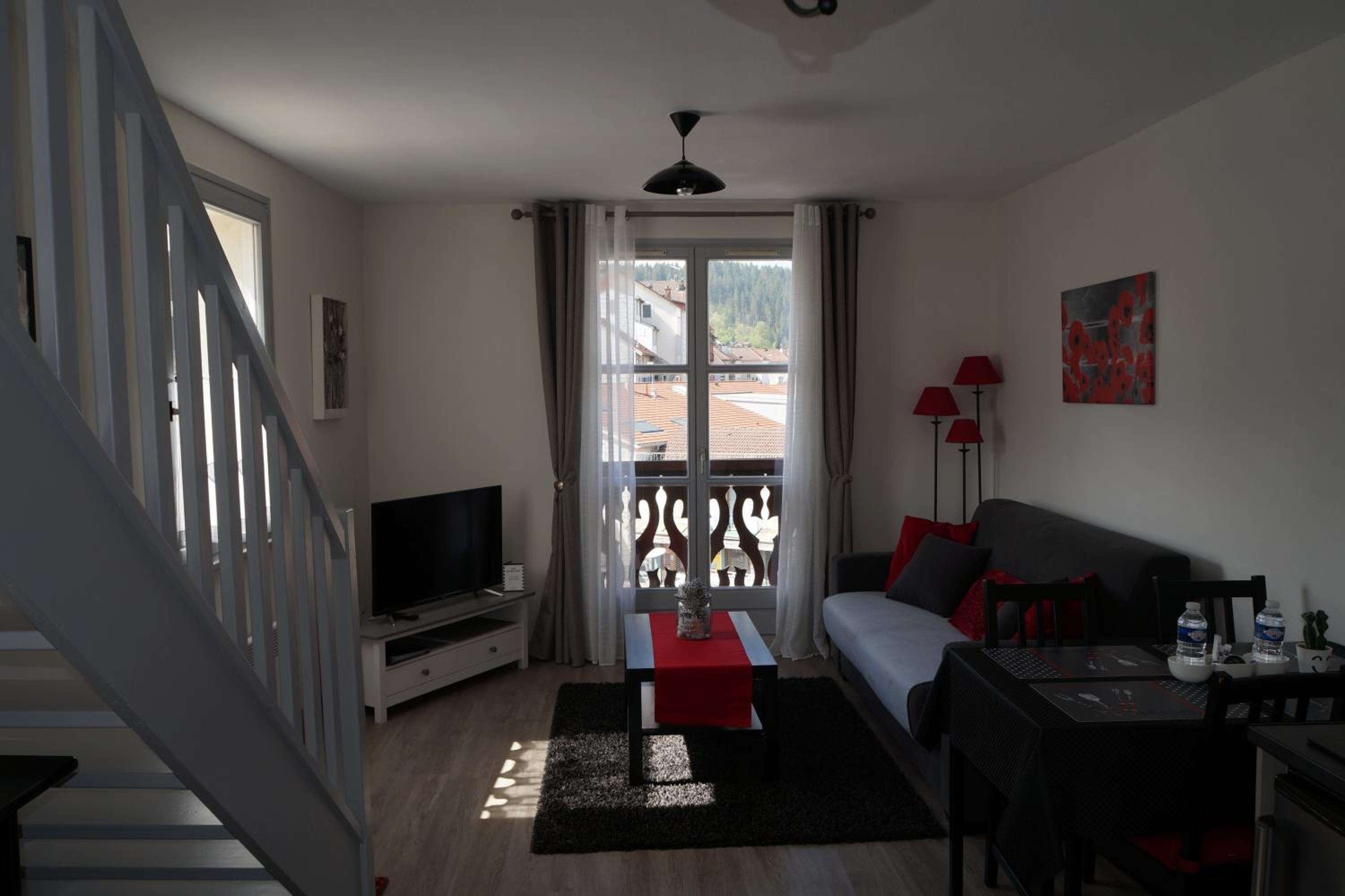 One-Bedroom Apartment - Photo 5