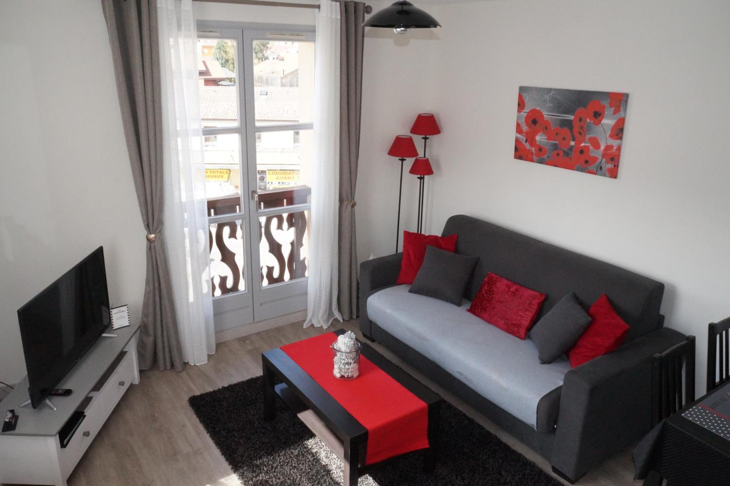 One-Bedroom Apartment - Photo 7