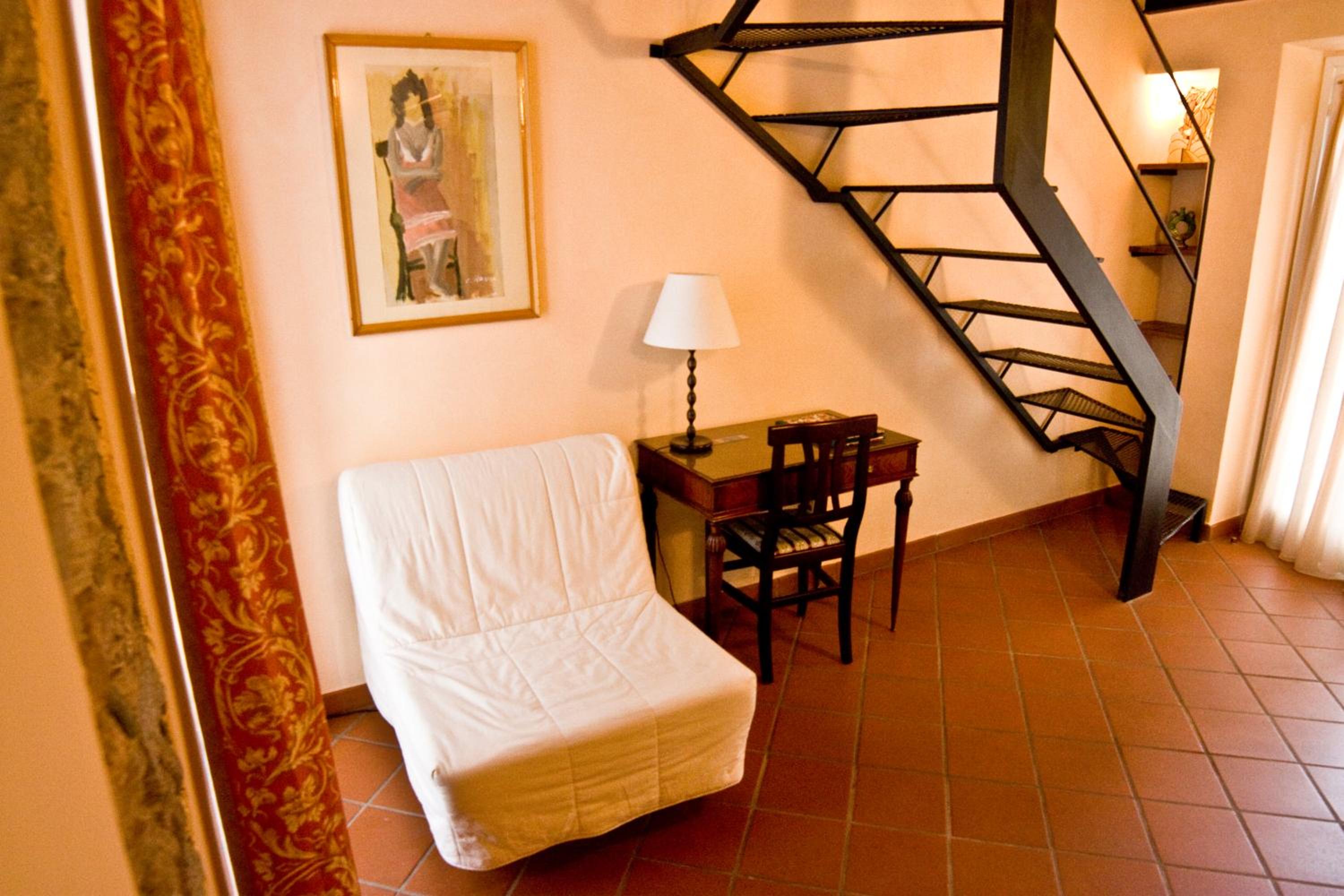 Double Room - Photo 11