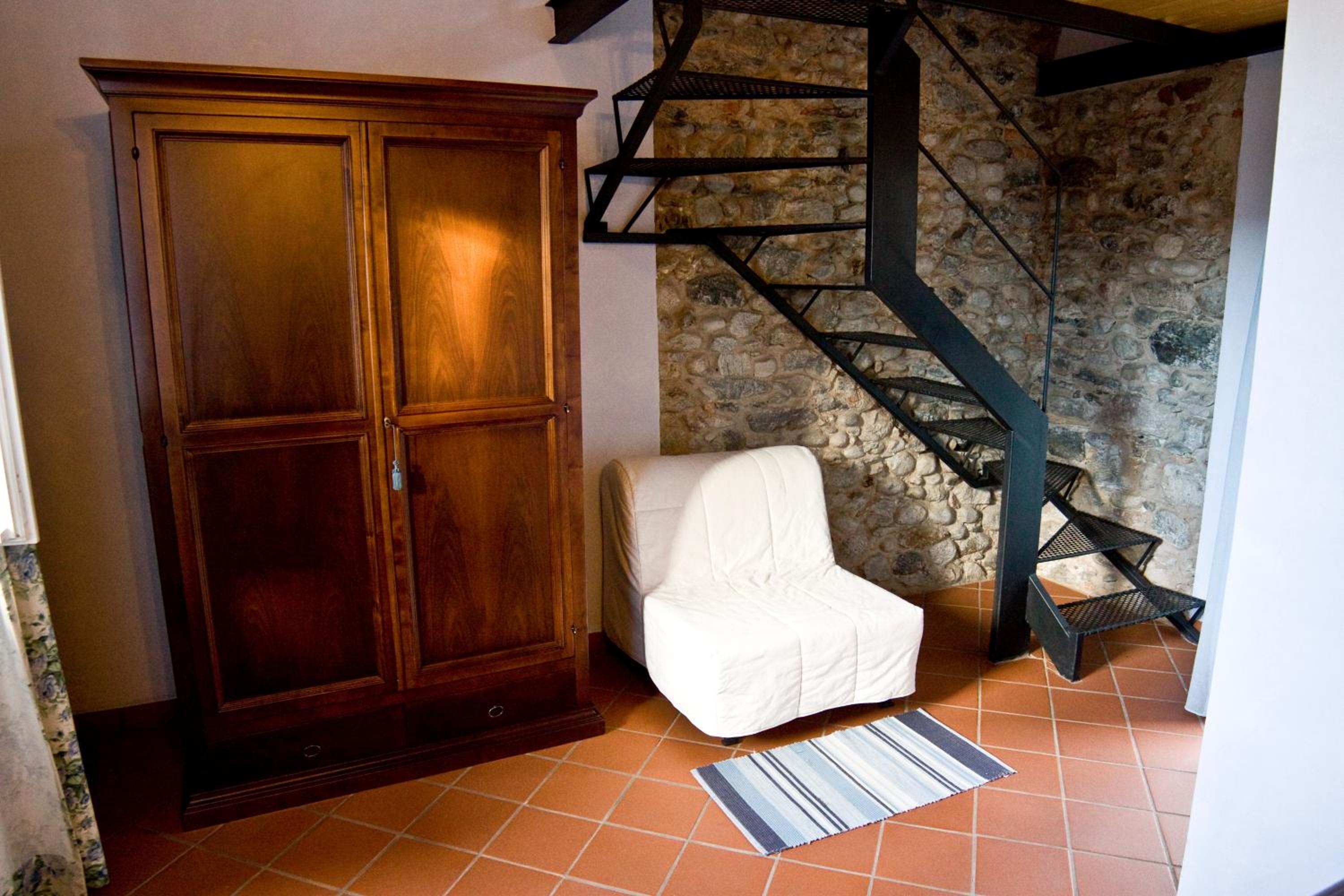 Double Room - Photo 10