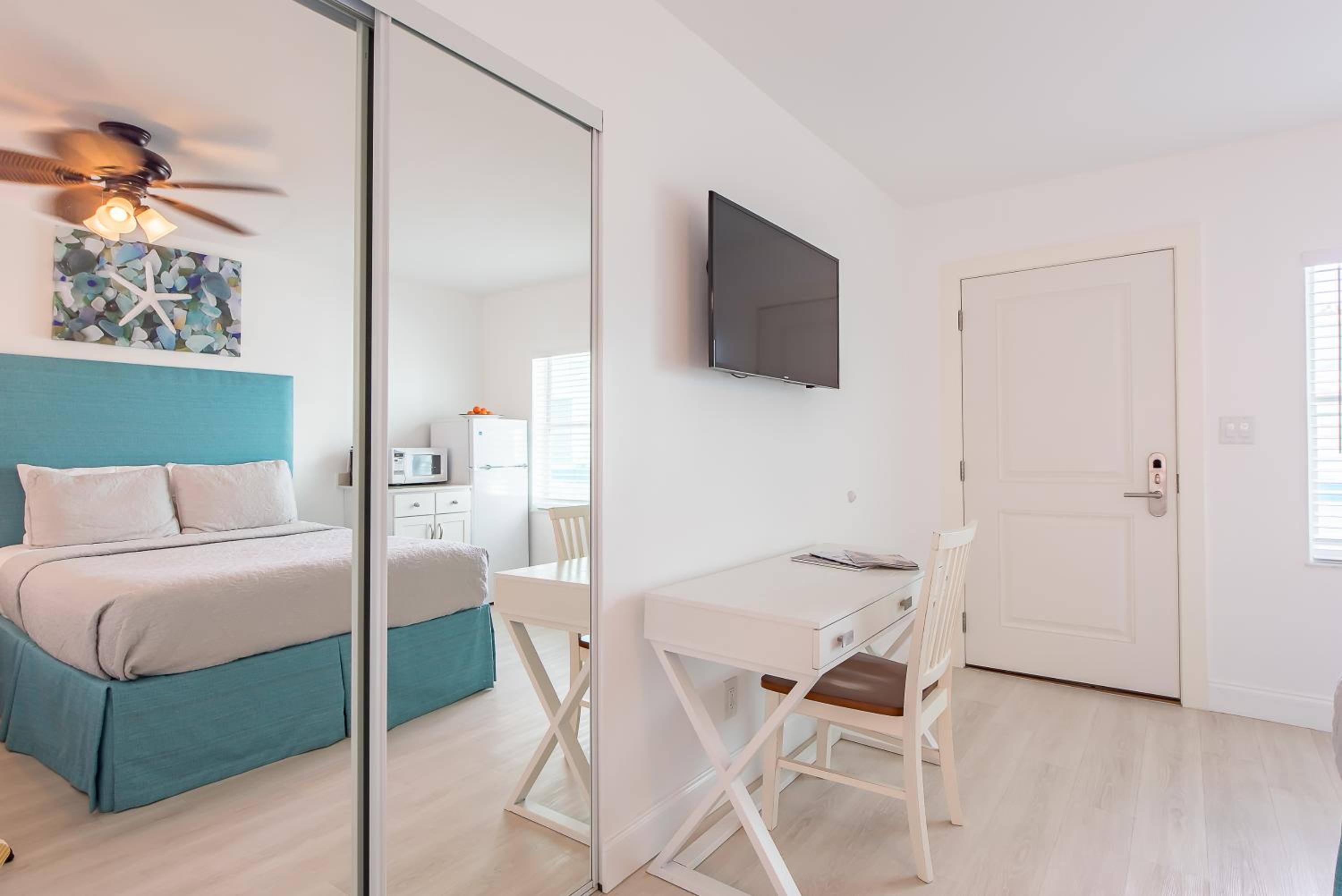 Standard 2 double beds - Photo 4