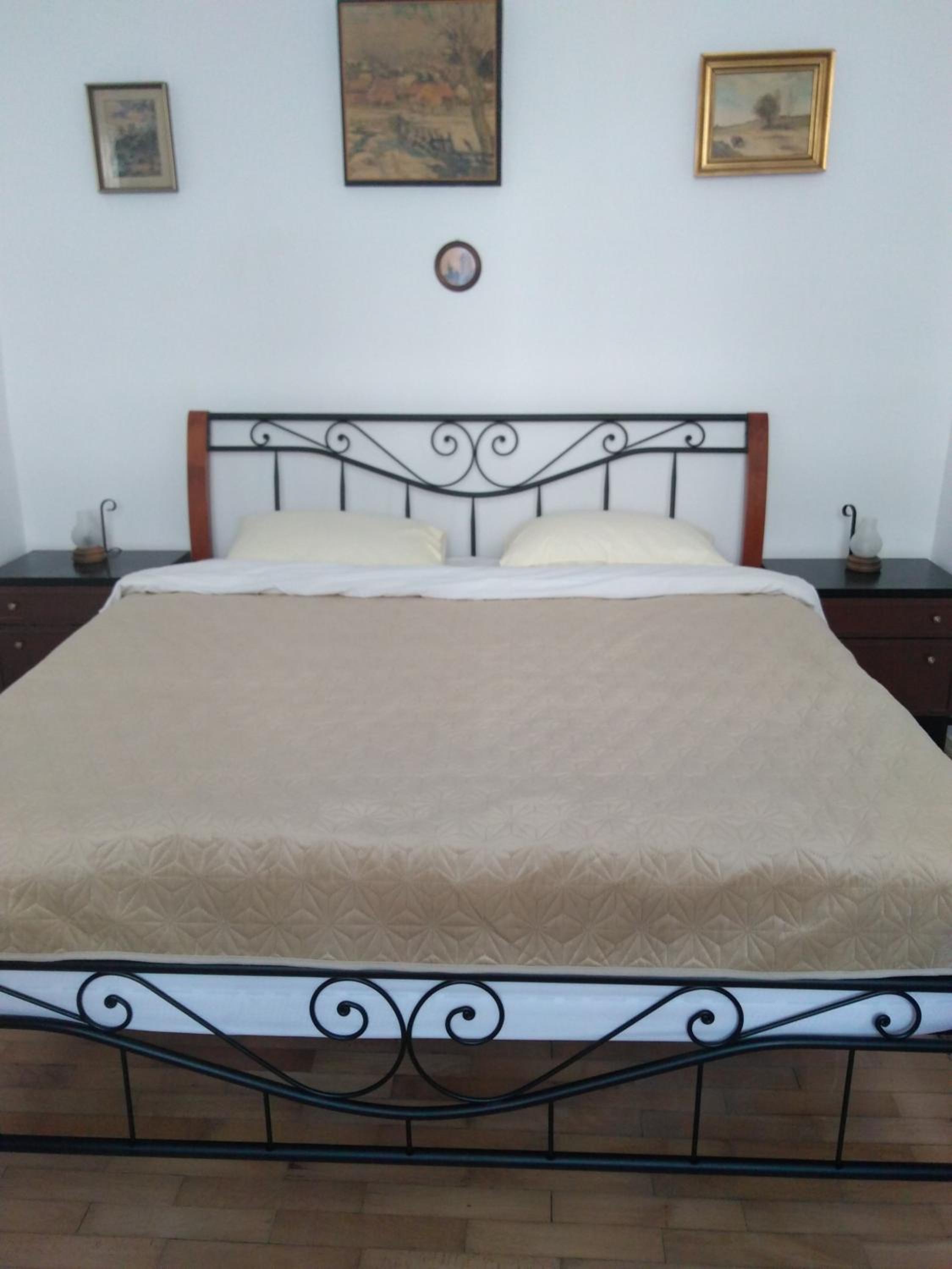 Double Room with Private External Bathroom - Photo 1