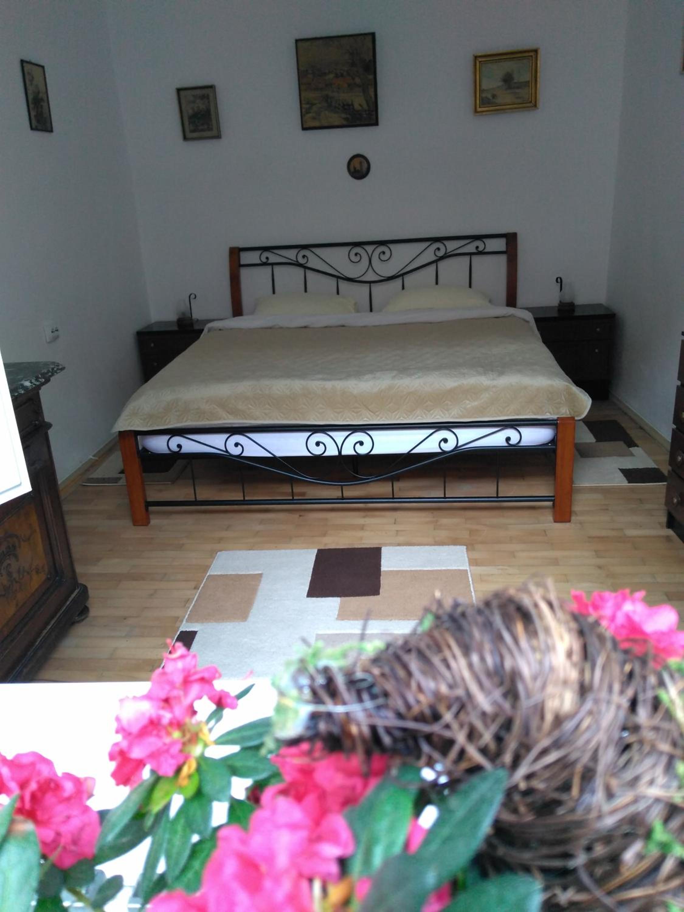 Double Room with Private External Bathroom - Photo 7