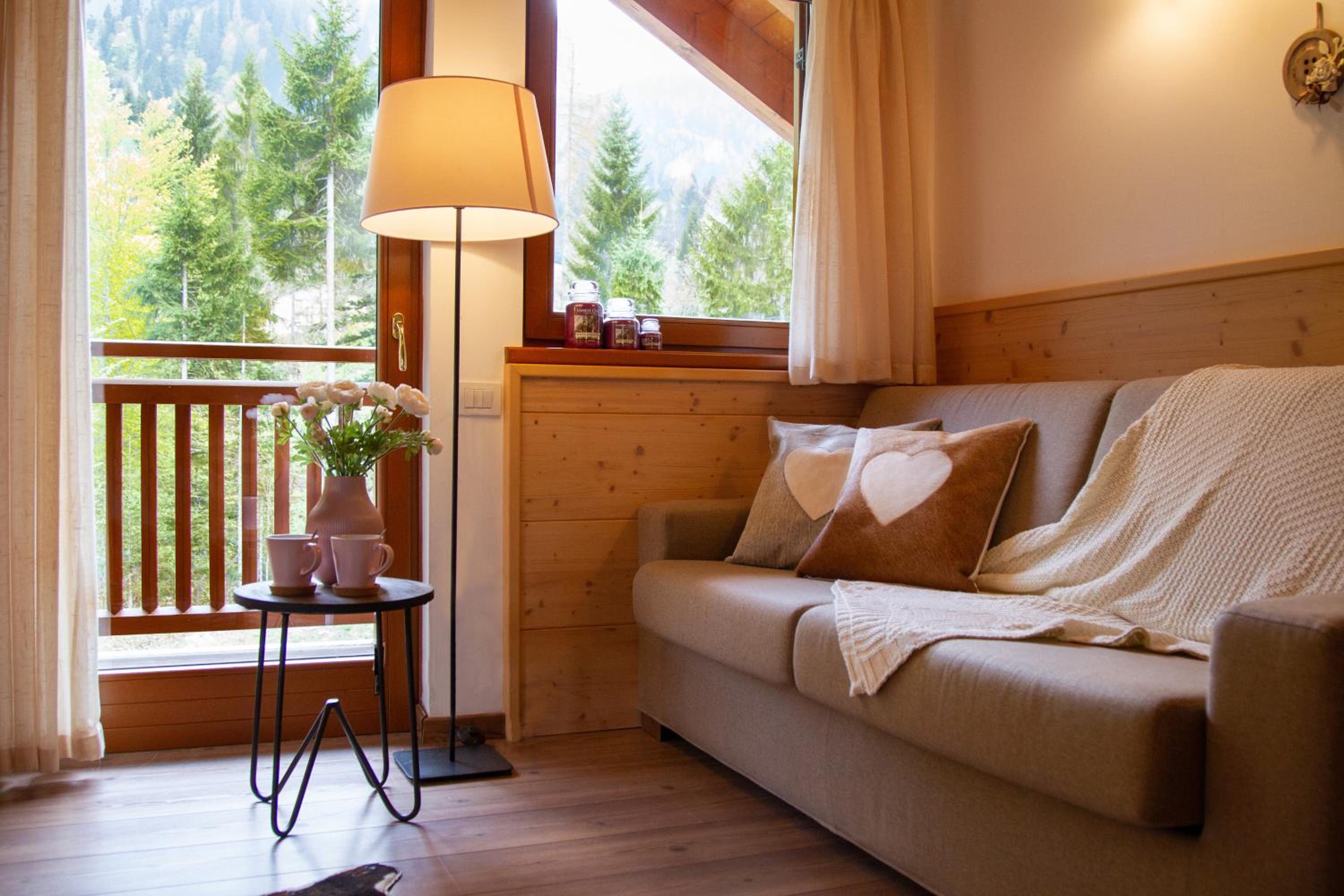 Junior Suite with Balcony - Photo 16