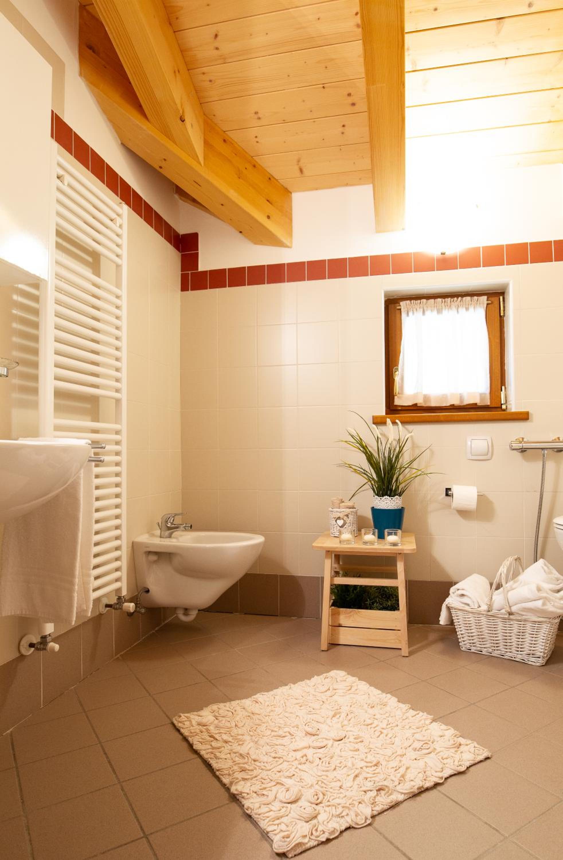 Junior Suite with Balcony - Photo 24