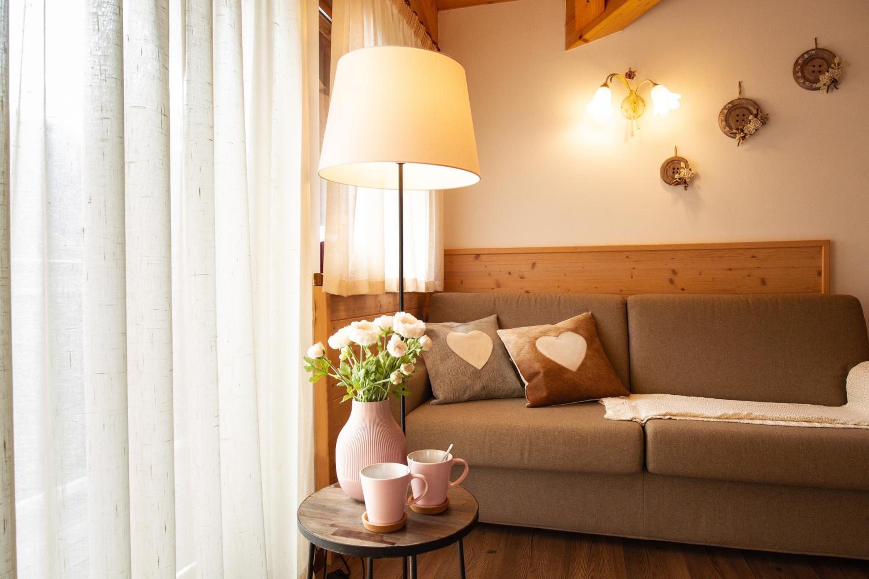 Junior Suite with Balcony - Photo 23