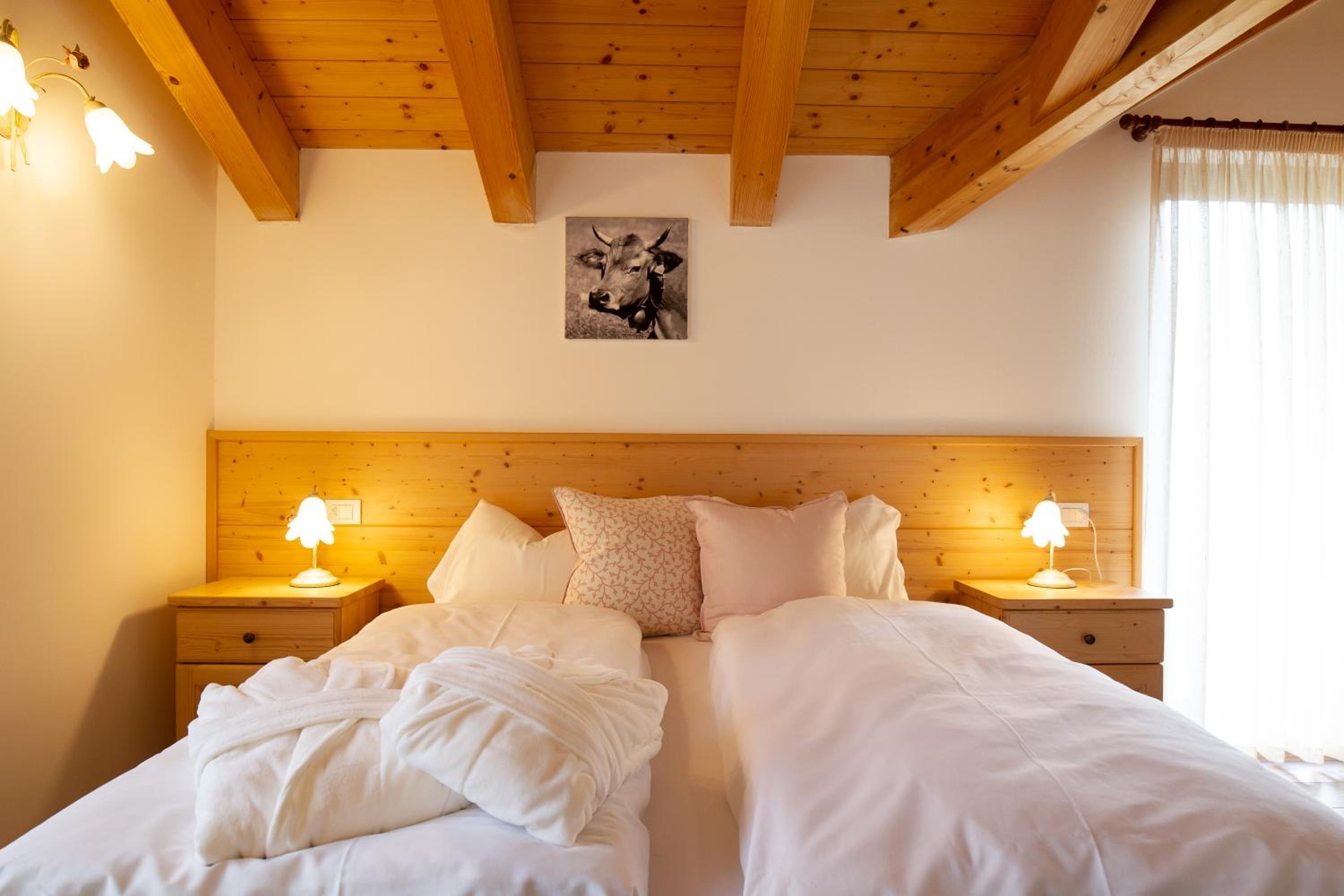 Junior Suite with Balcony - Photo 2