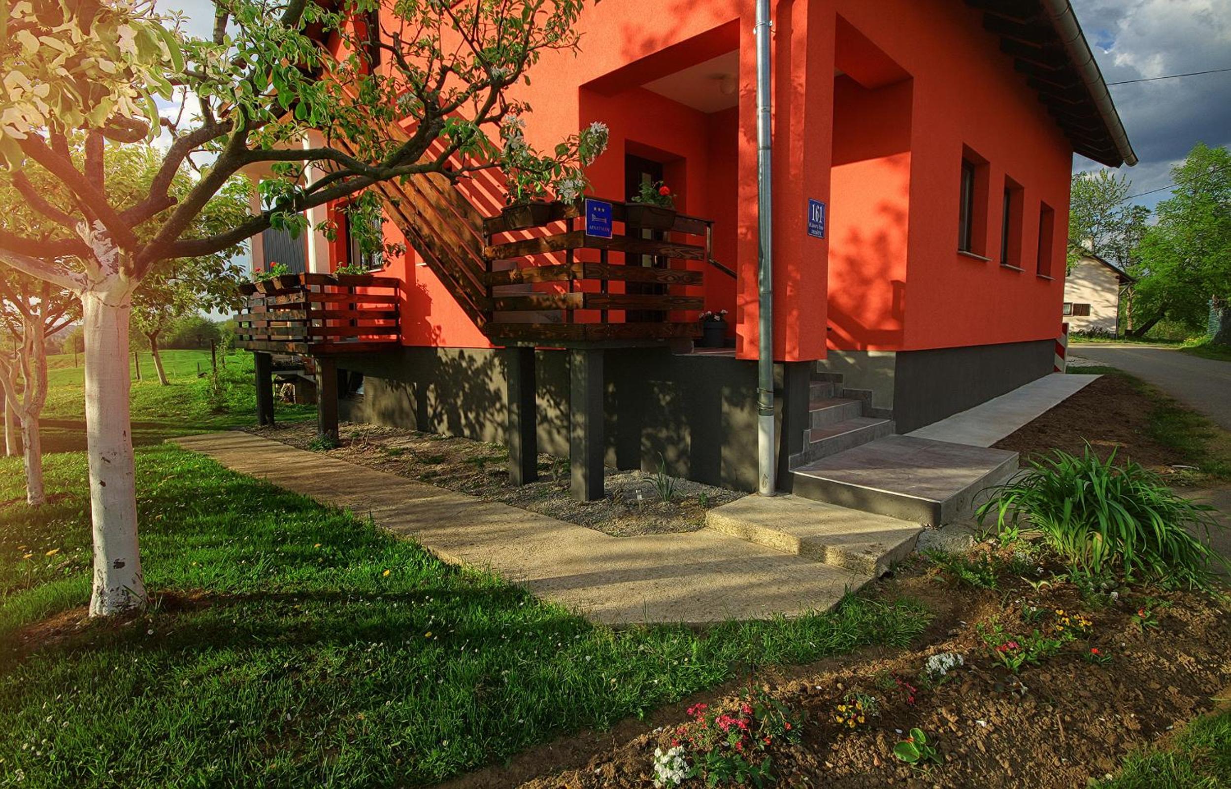 Apartment with Balcony - Photo 25