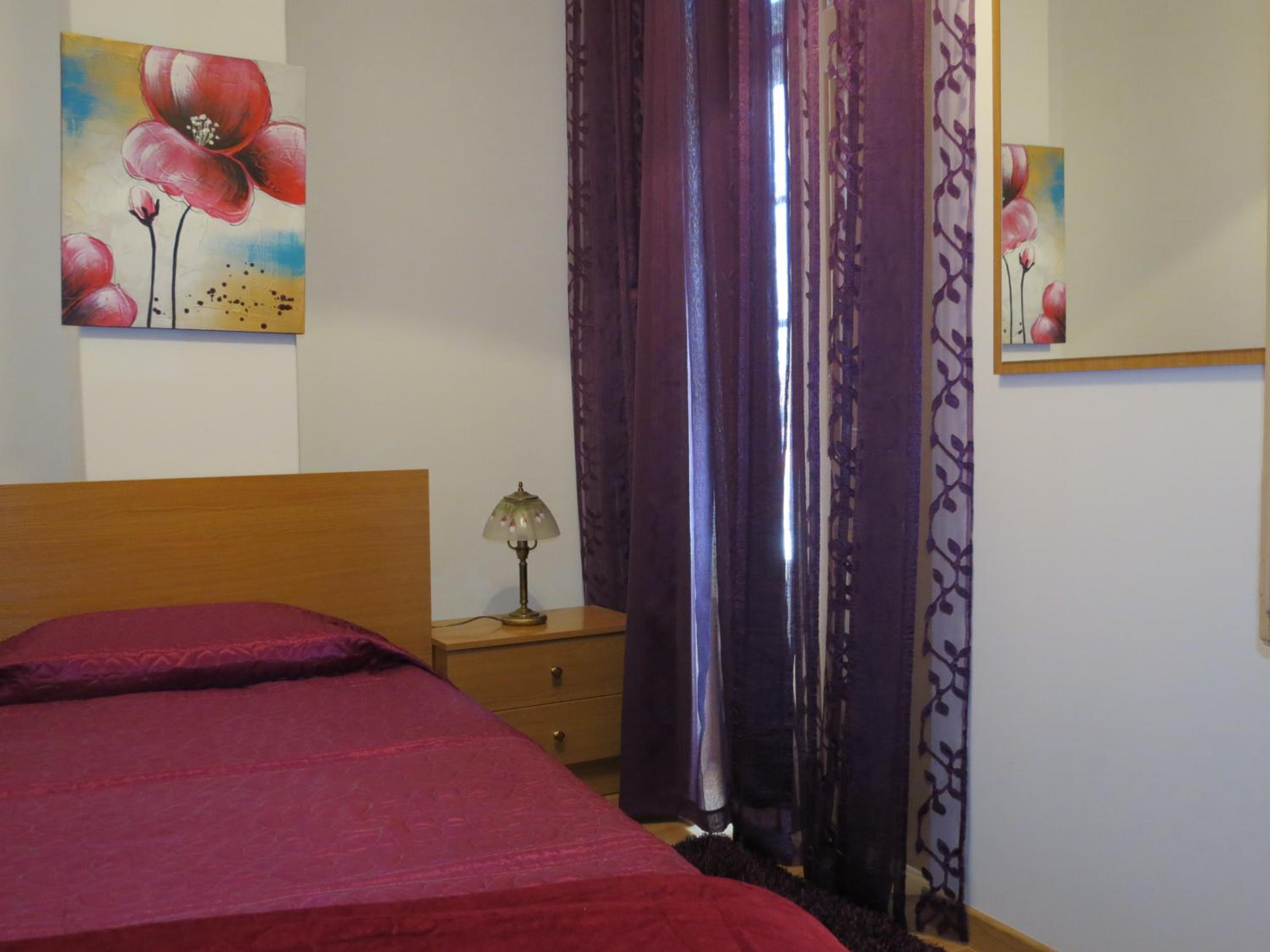 Single Room with Shared Bathroom photo 3