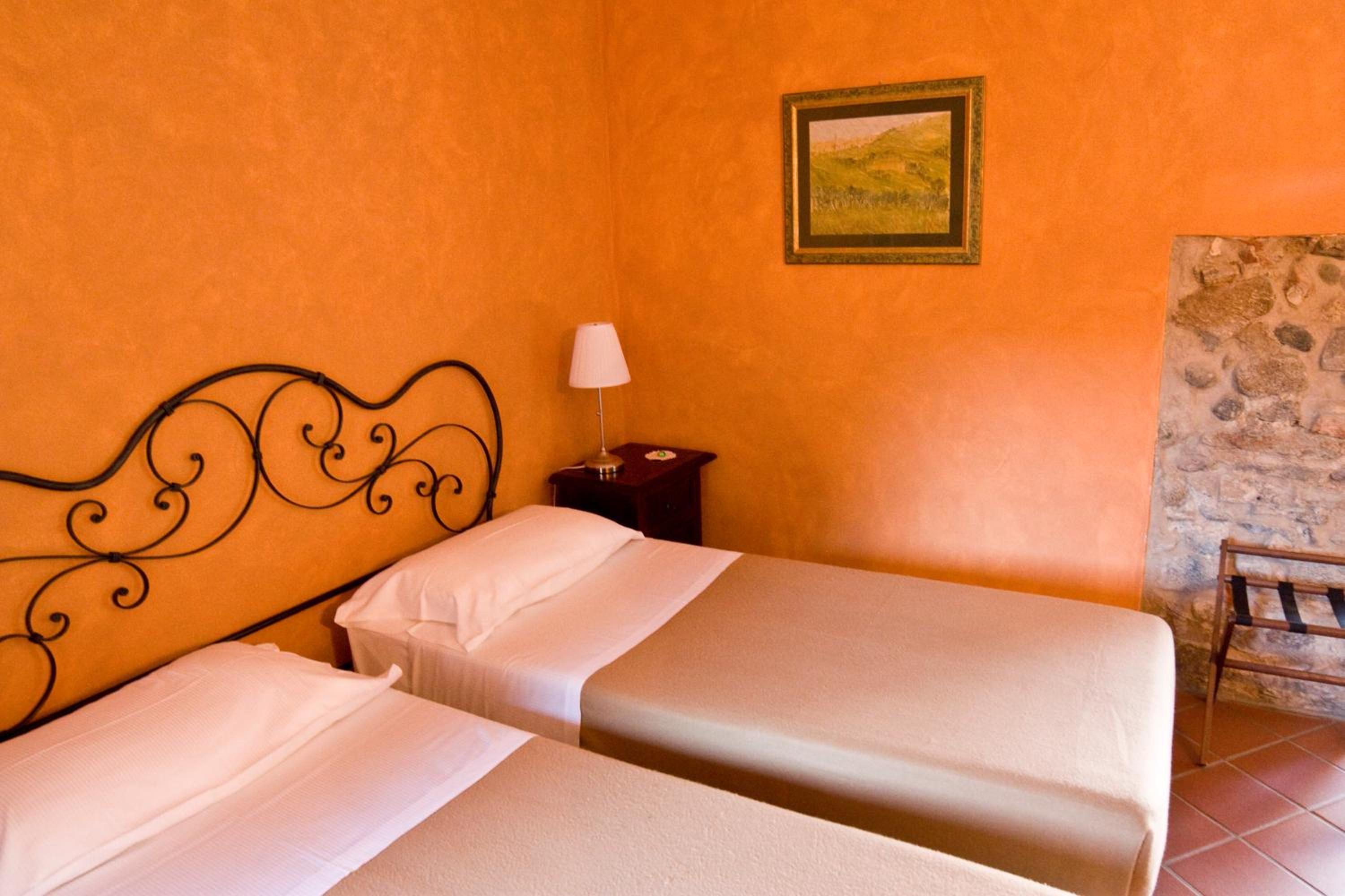 Double Room - Photo 8