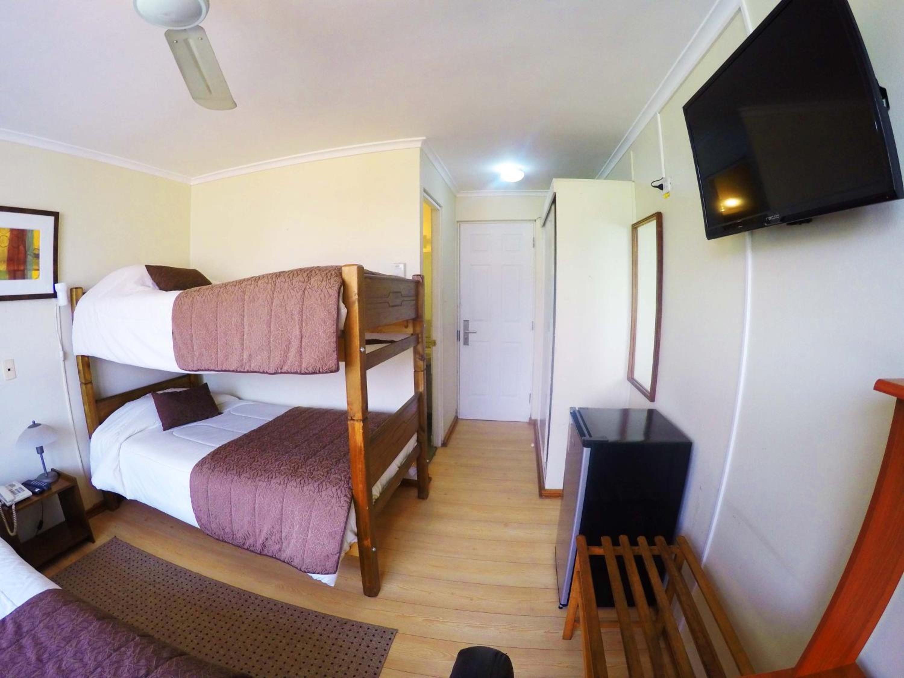 Quadruple Room with Bathroom photo 2