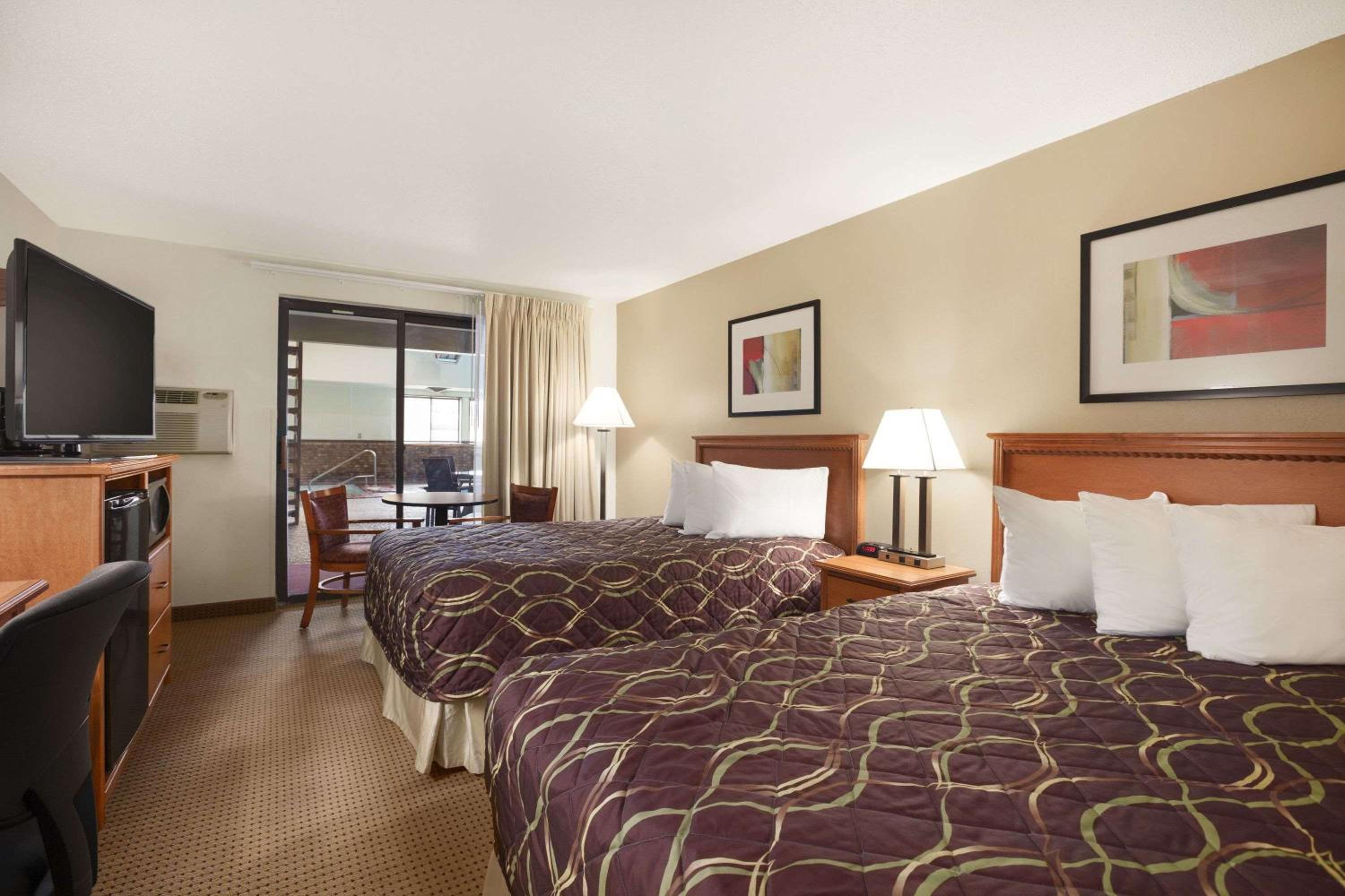 Double Room with Two Double Beds - Non-Smoking photo 2