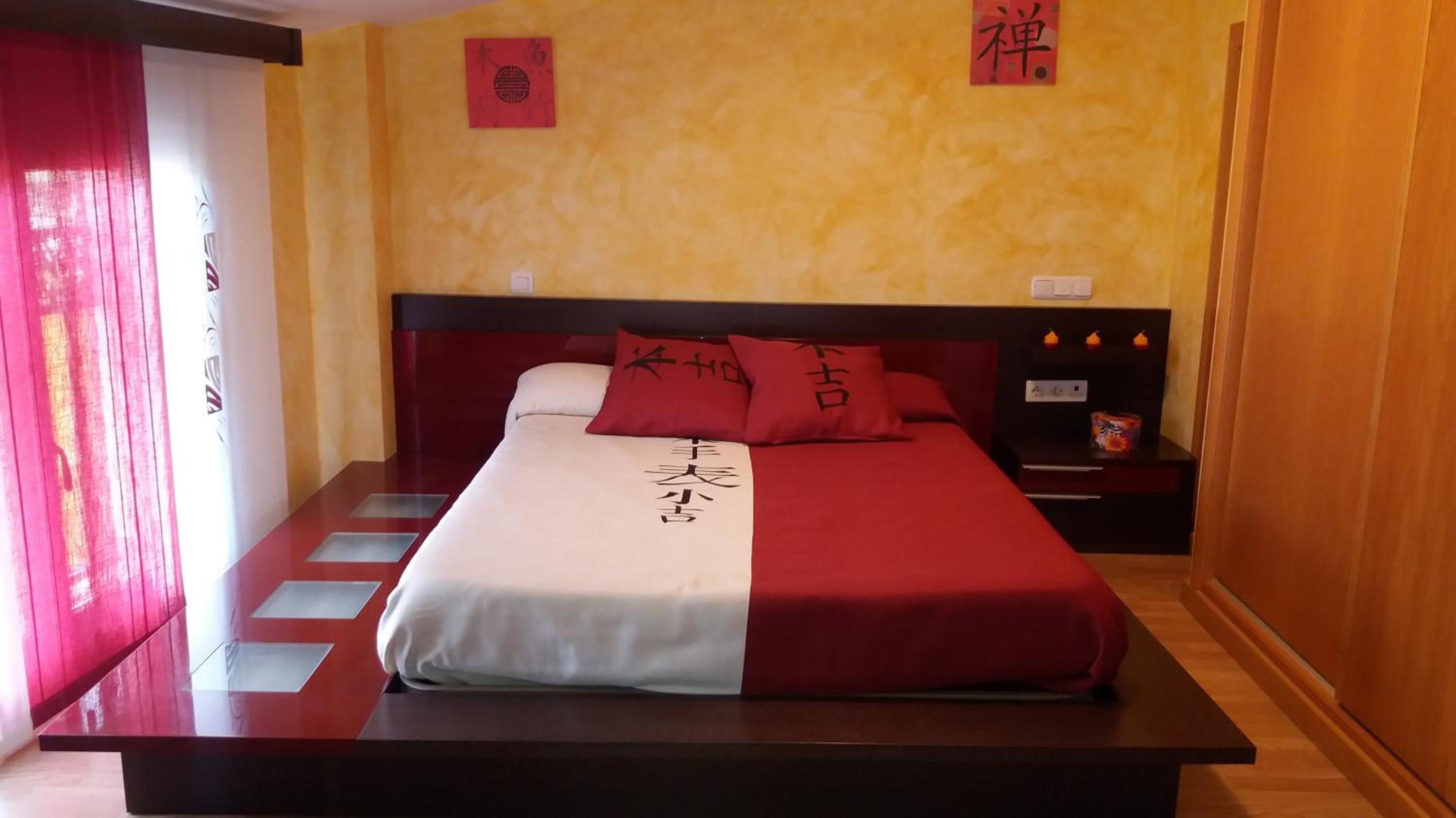 Deluxe Suite with Spa Bath - Photo 3